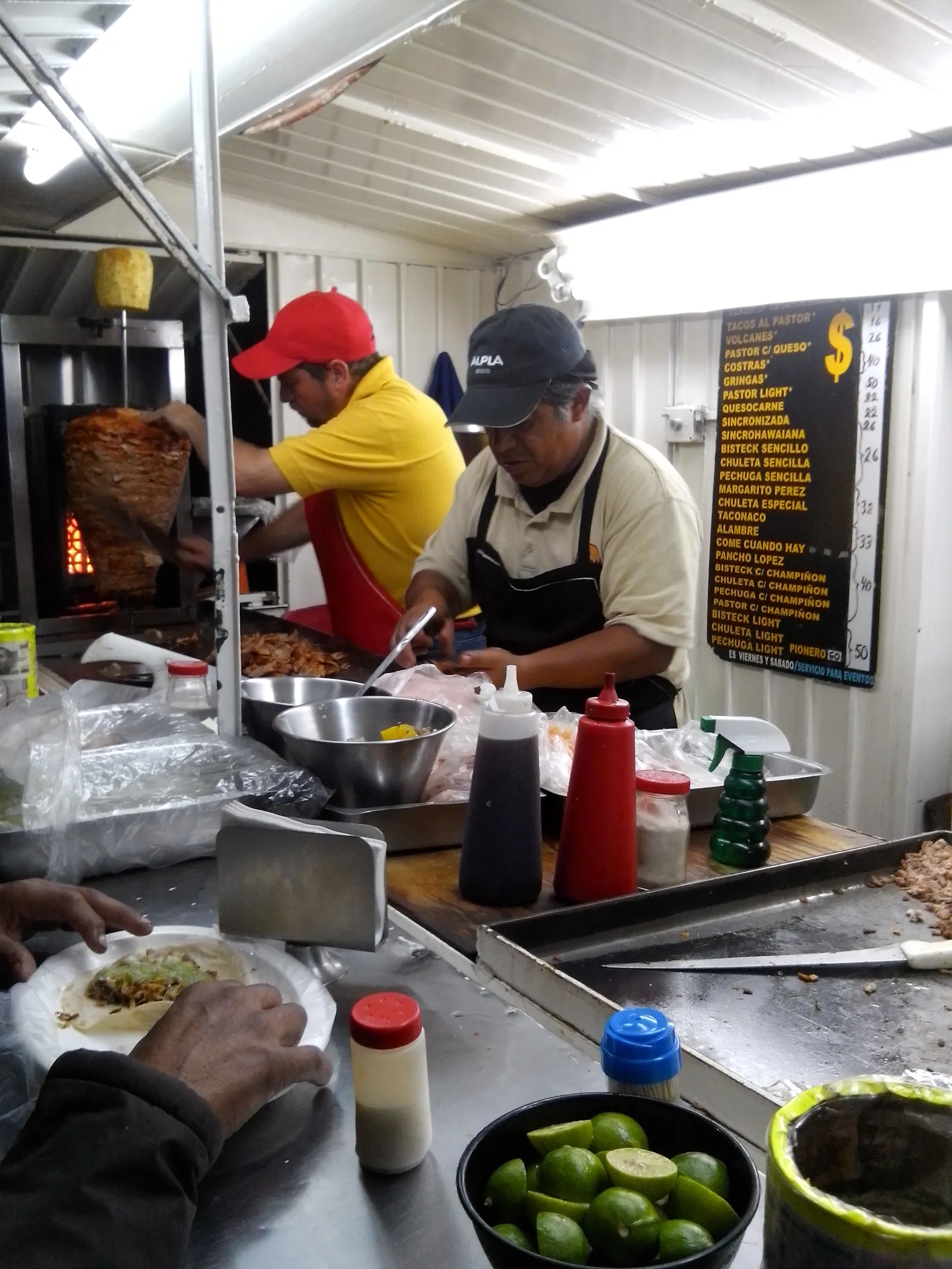 Taquería Los Parientes image 1