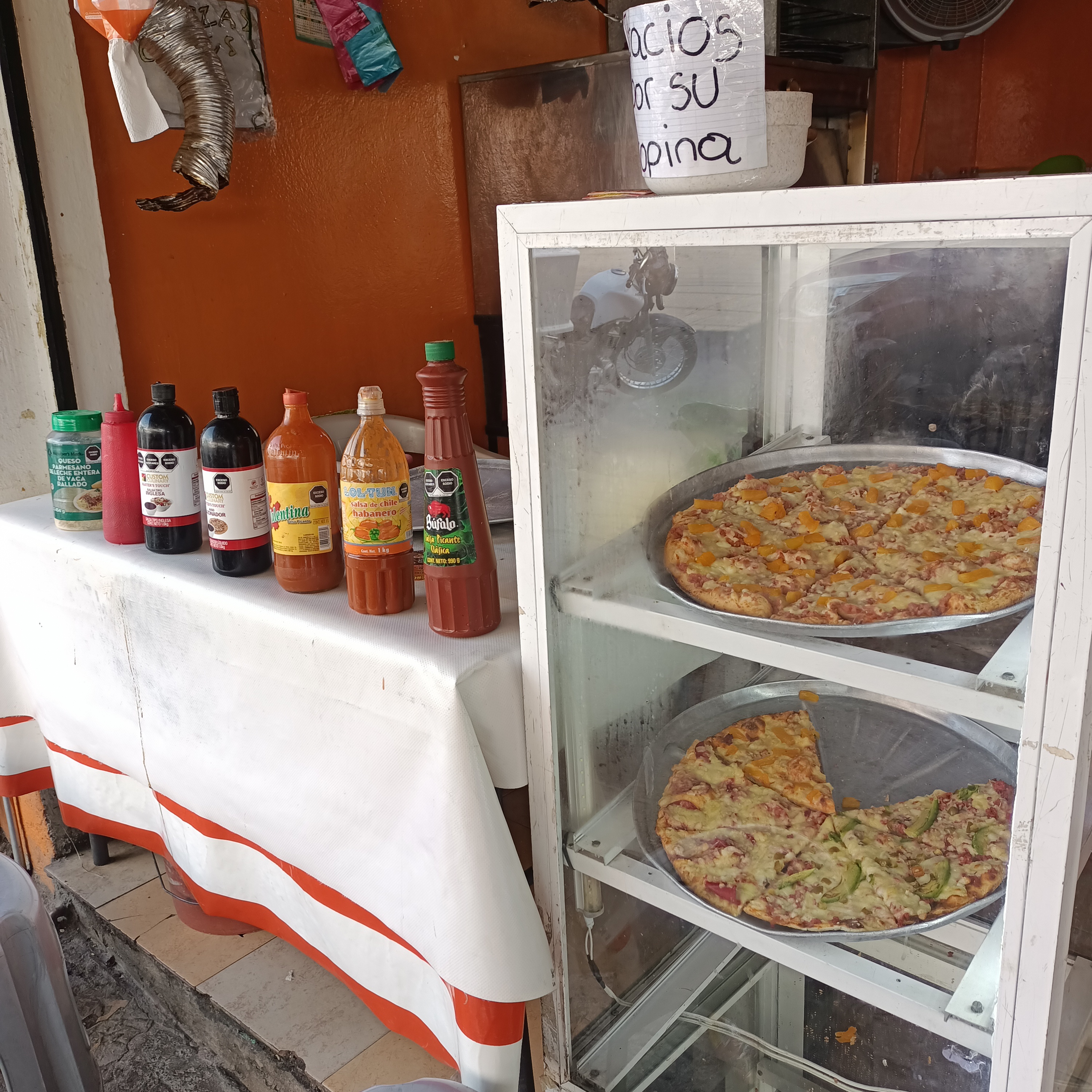 Pizzas Cuchos image 2