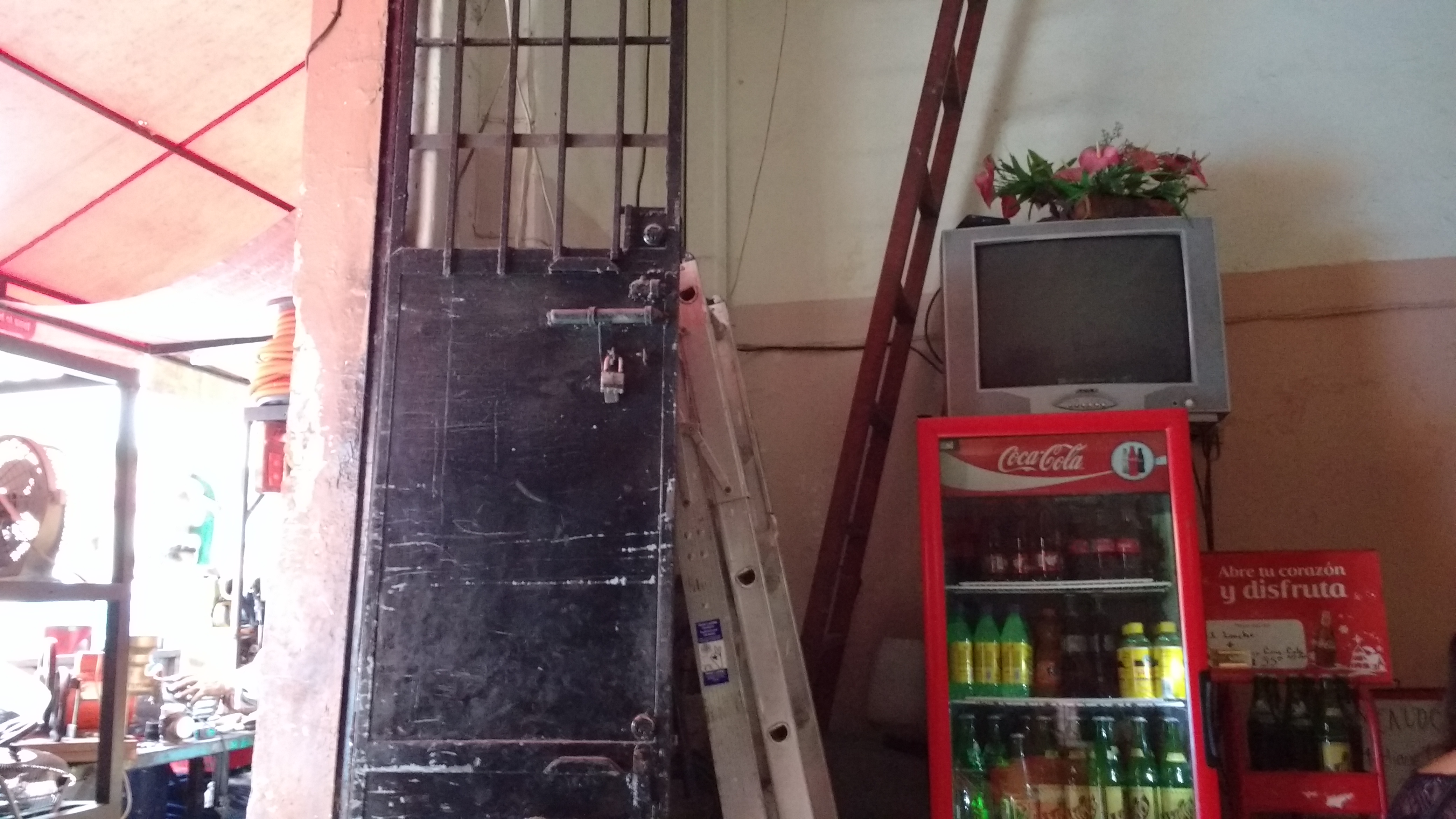 Fonda La Guera image 4