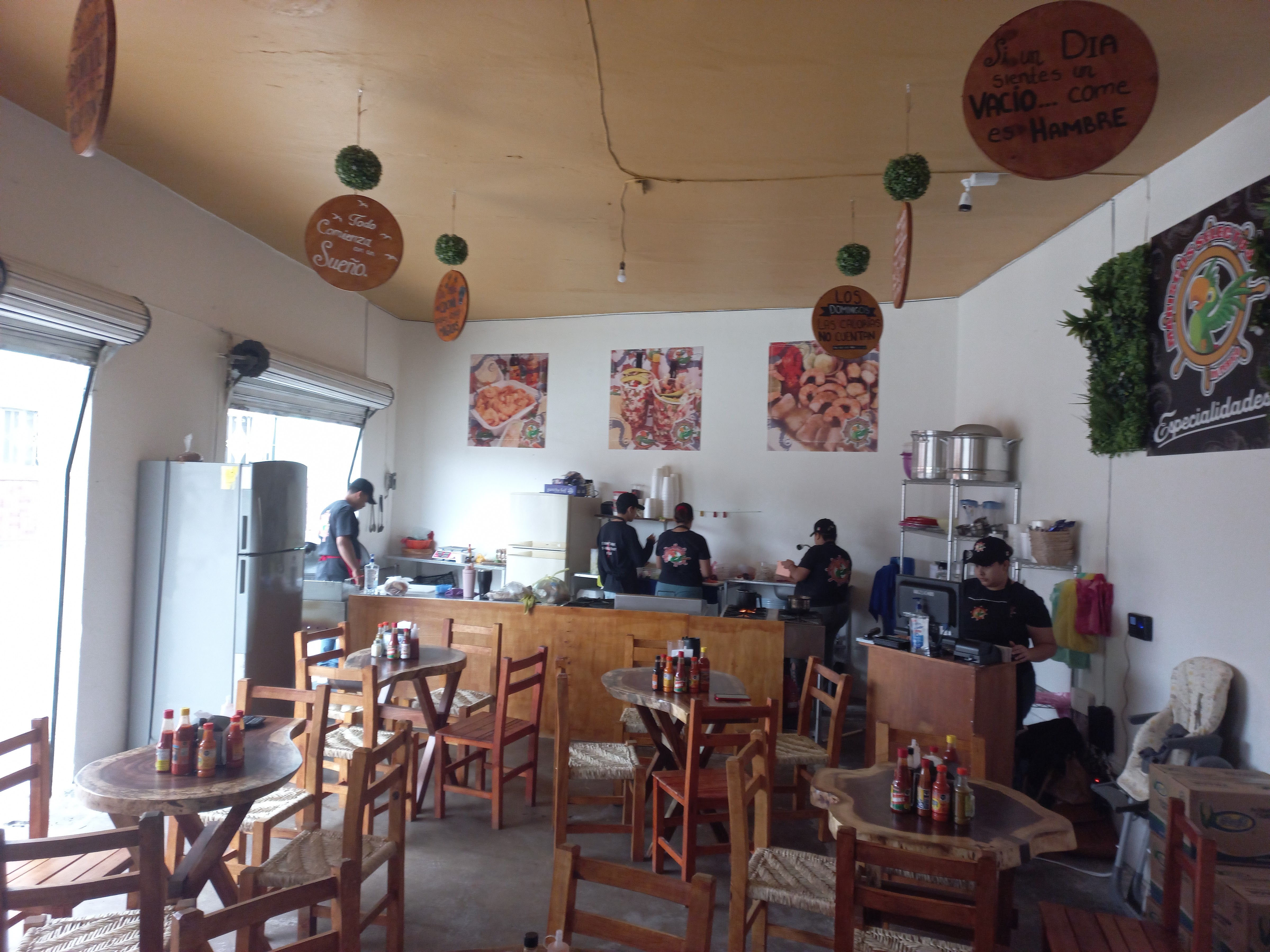 Mariscos Selectos Y Especialidades by perico image 7