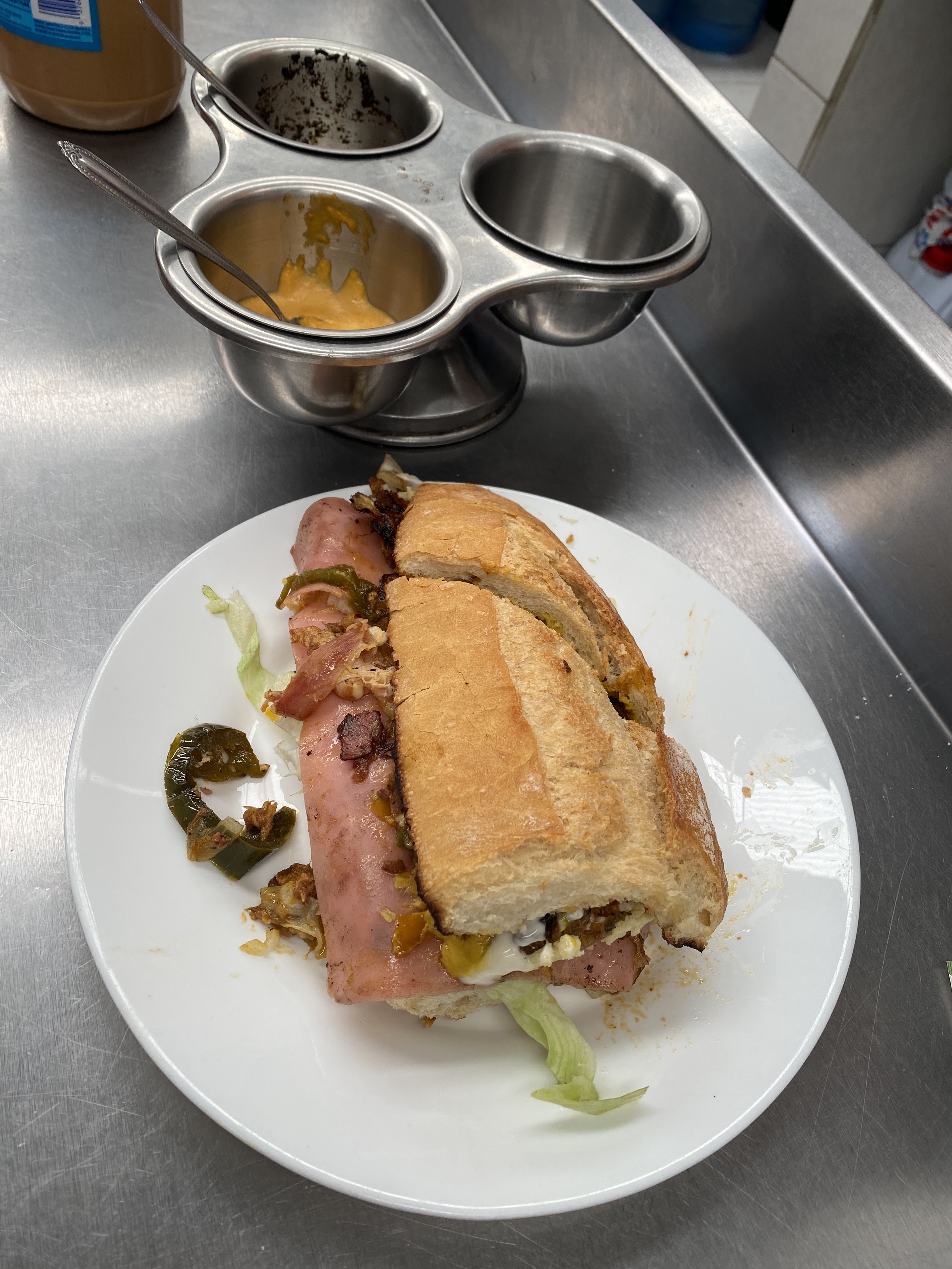 Loncheria Tomis image 1