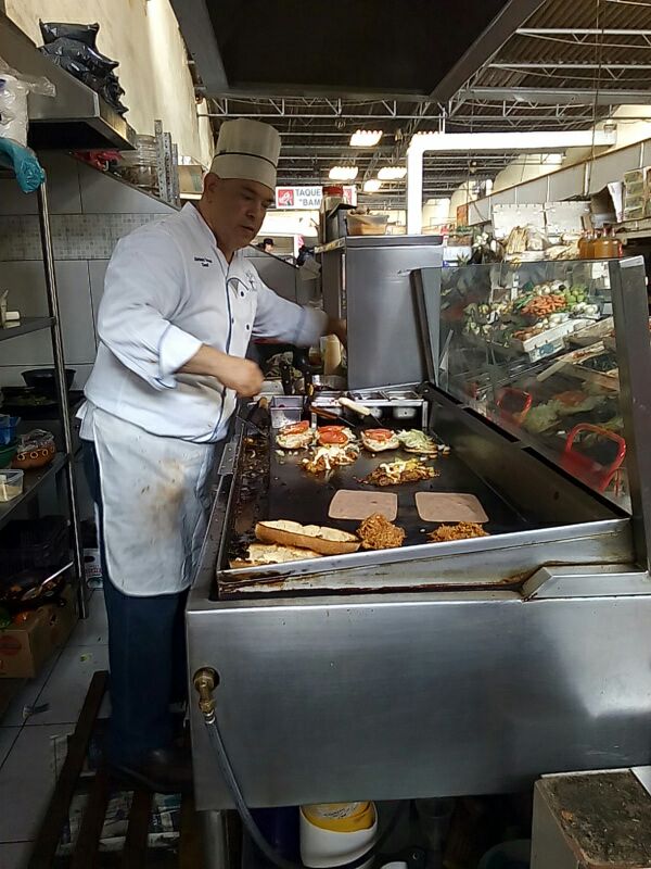 Loncheria Tomis image 2