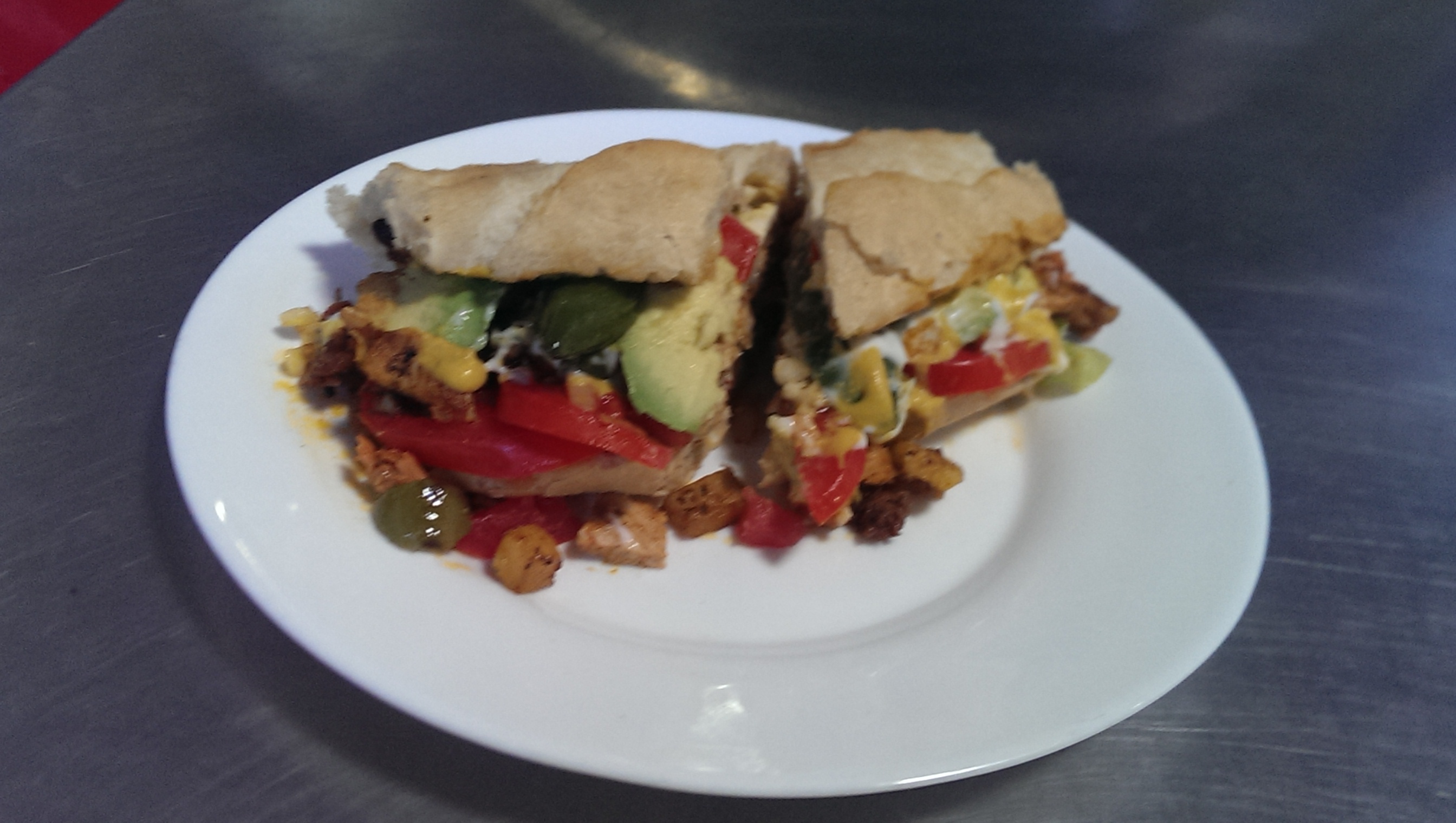 Loncheria Tomis image 4