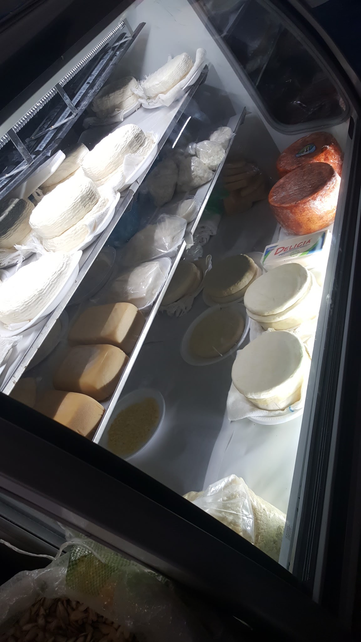 Loncheria Tomis image 9