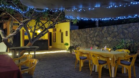Tree House Cafe & Grill image 6
