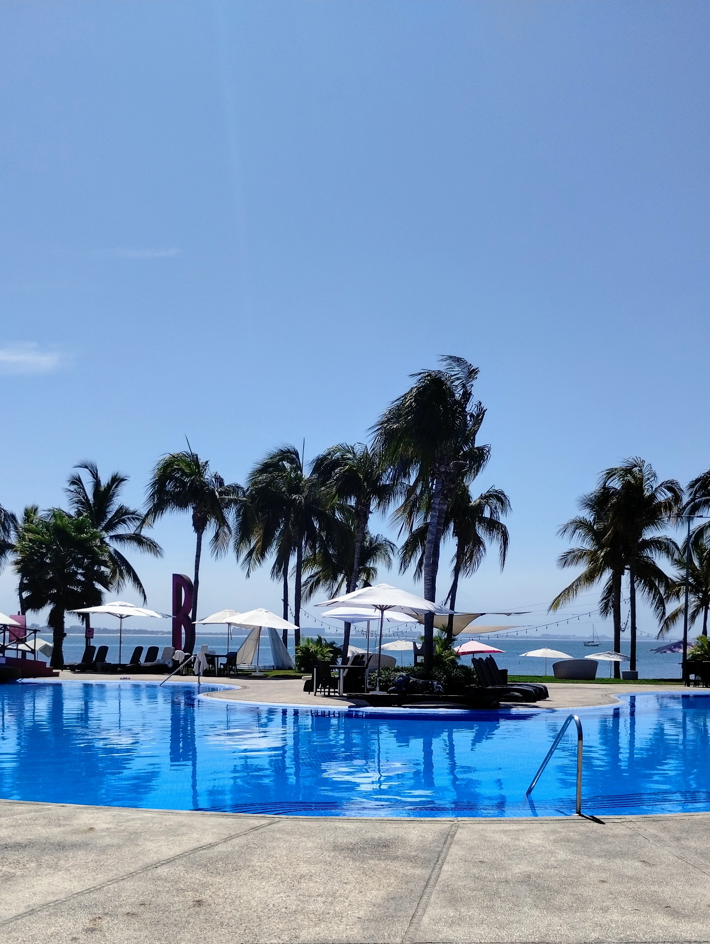 B Nayar Beach Club & Restaurant image 5