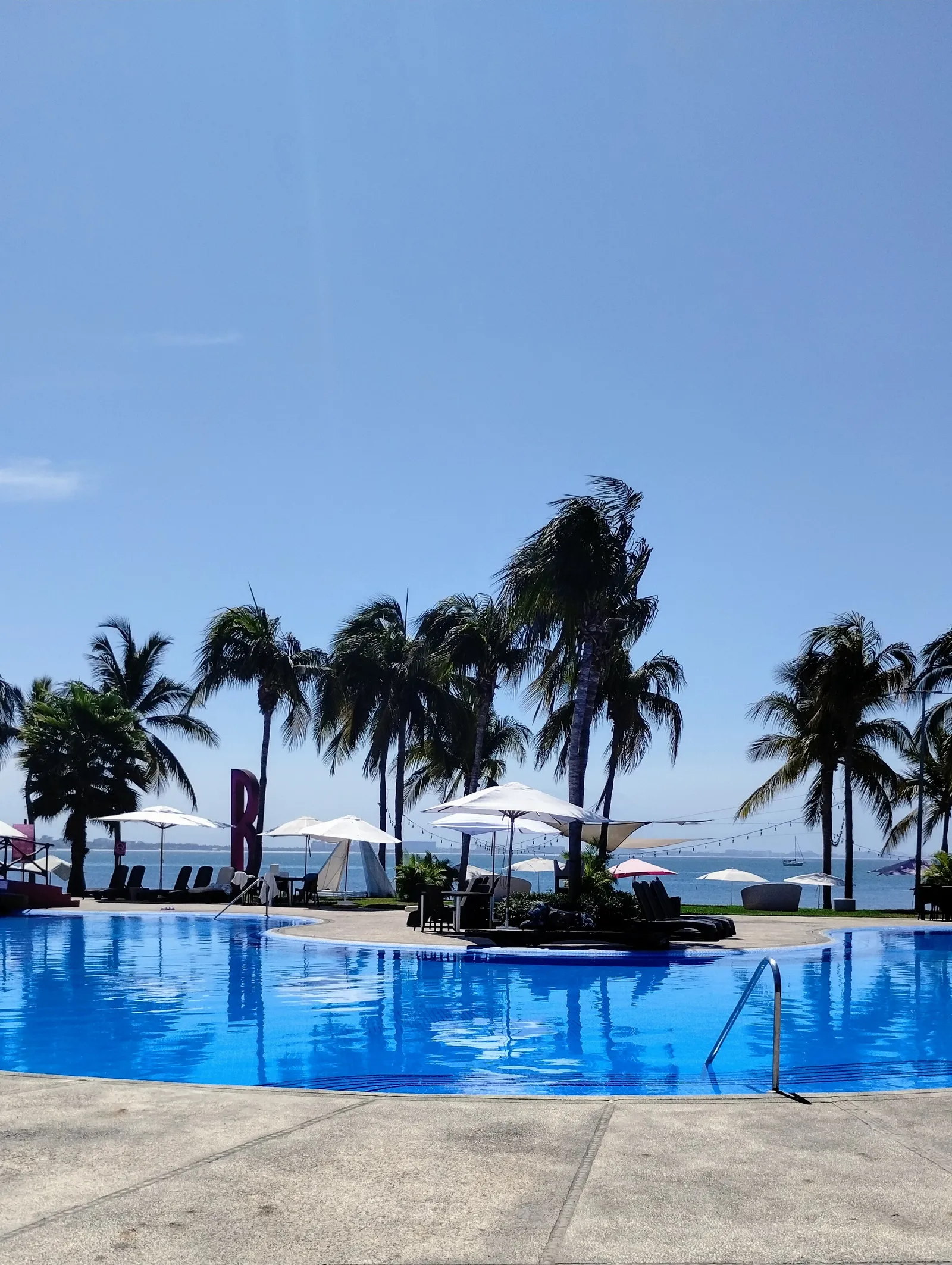 B Nayar Beach Club & Restaurant image 5