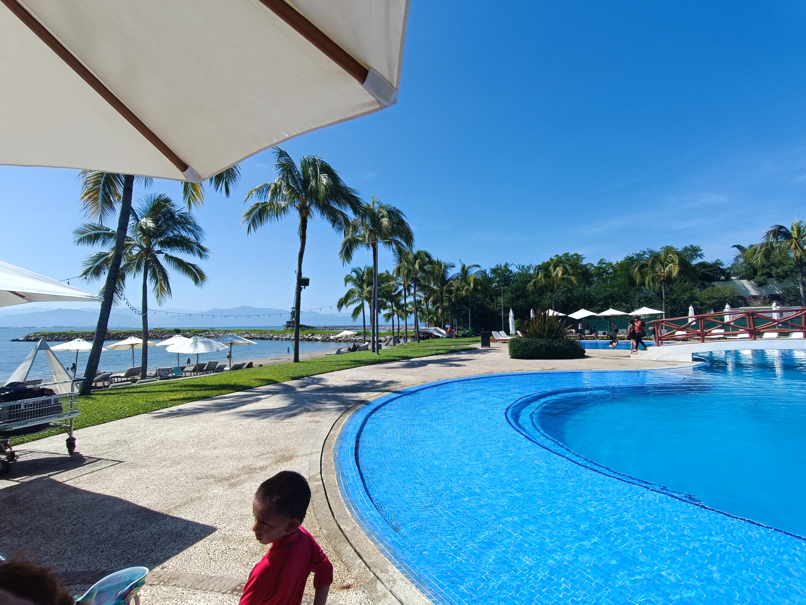 B Nayar Beach Club & Restaurant image 8