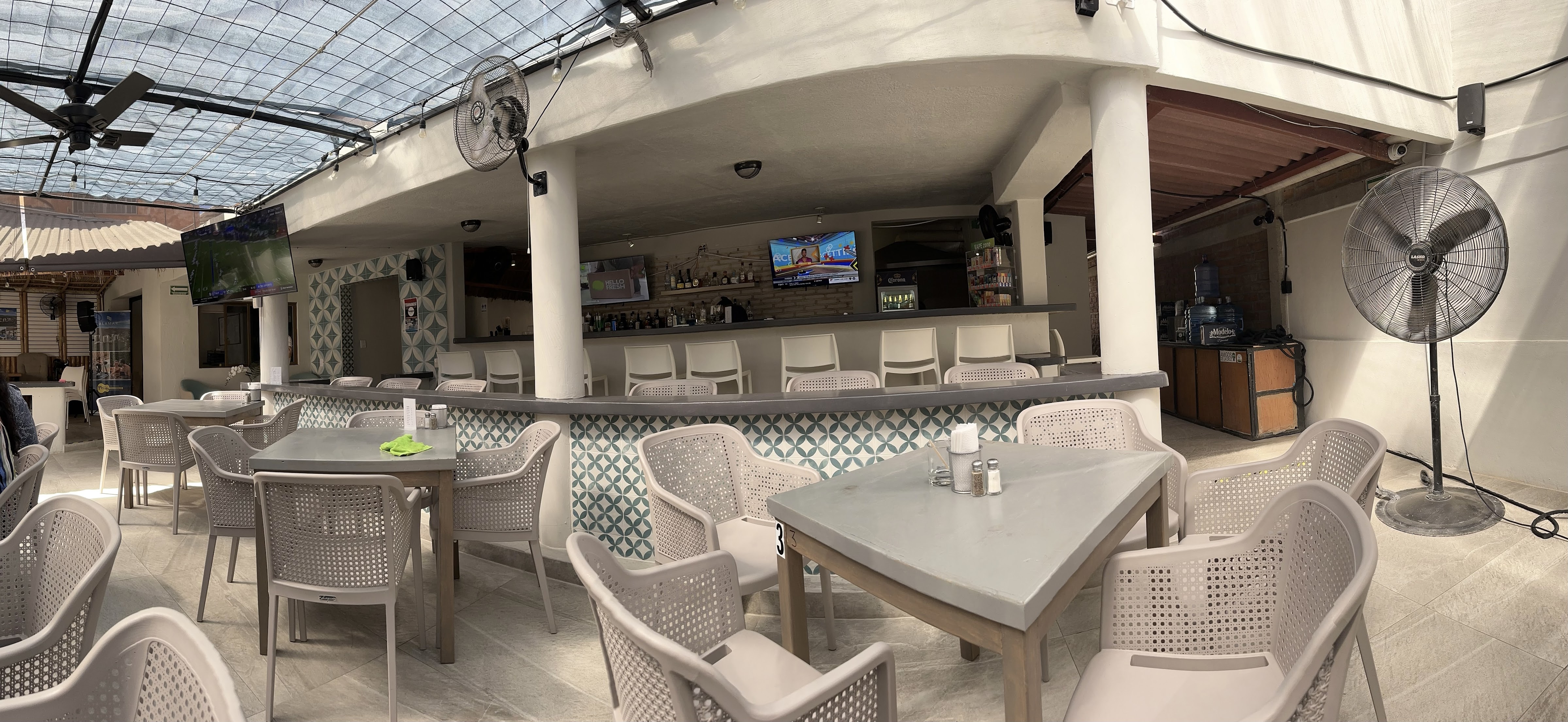 Amigos Sports Bar & Cocina image 1