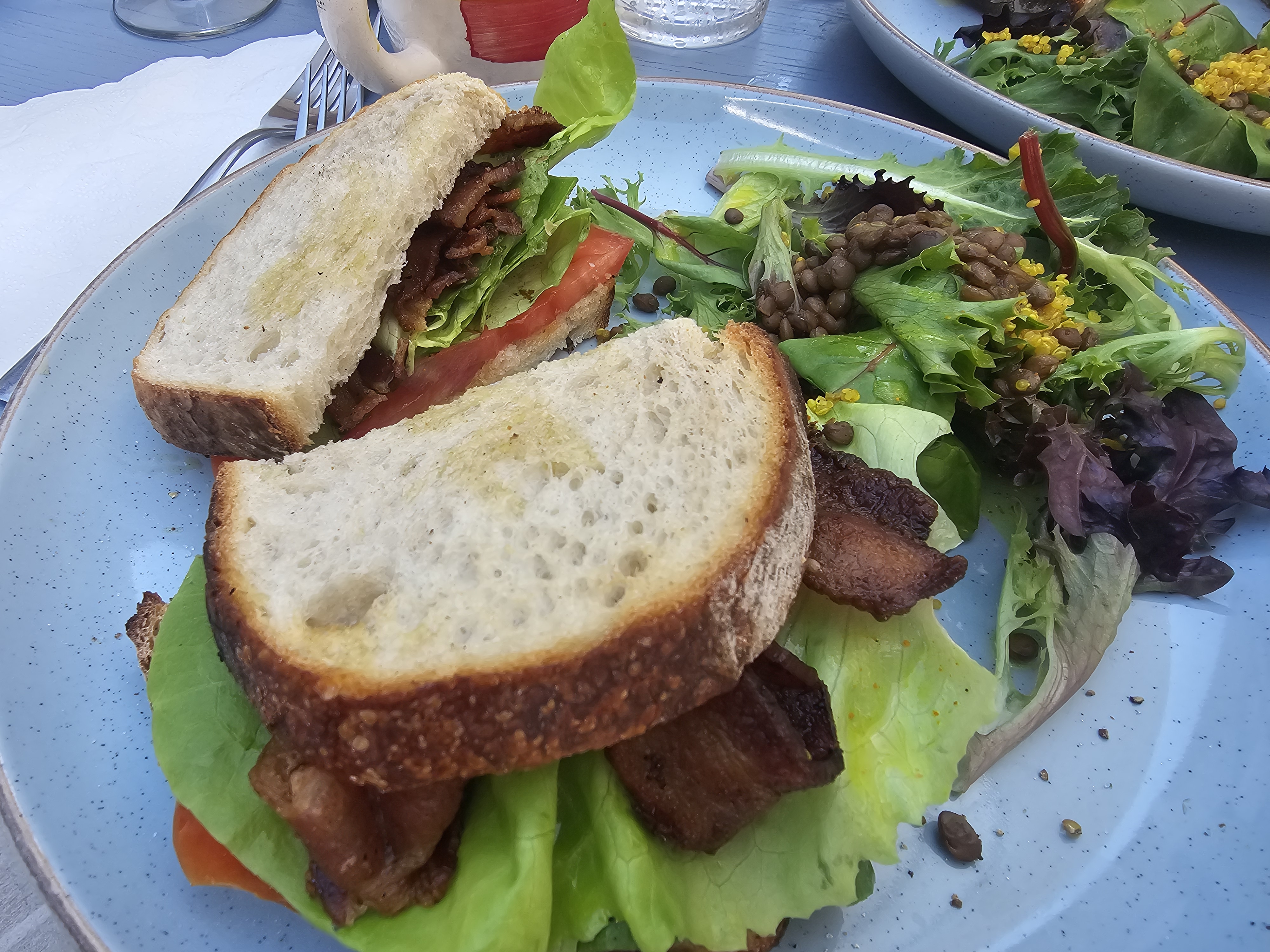 Amigos Sports Bar & Cocina image 9