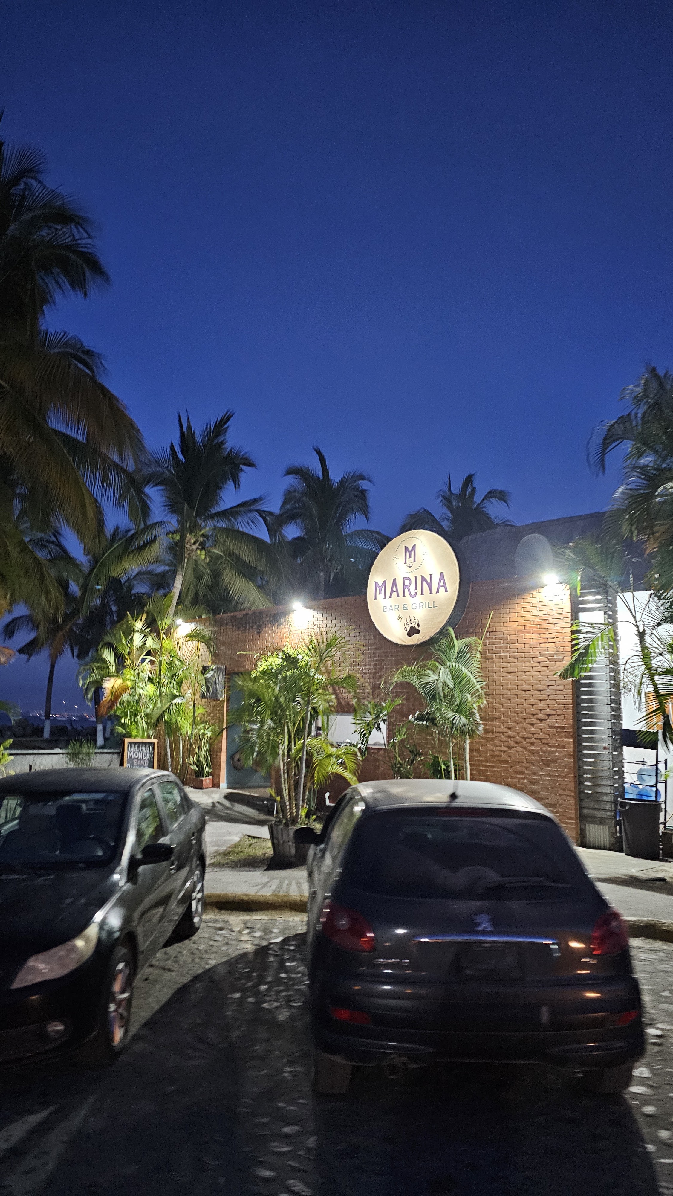 Marina Bar & Grill by Oso's image 9