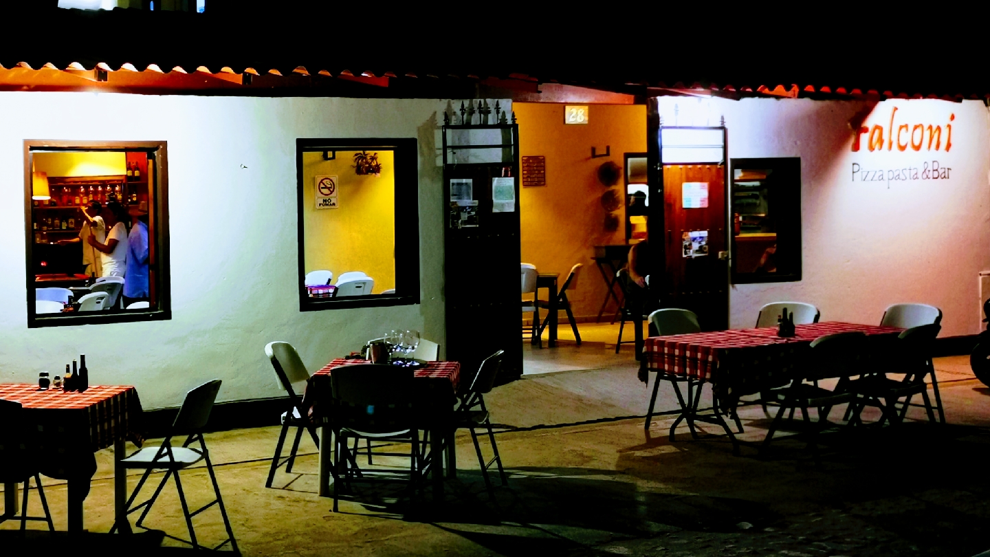 Falconi Pizza, Pasta & Bar image 1