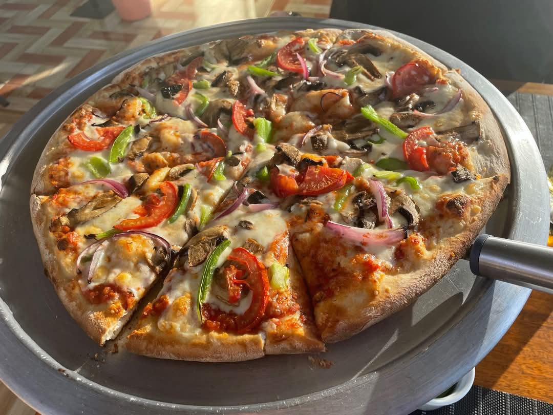 Falconi Pizza, Pasta & Bar image 4