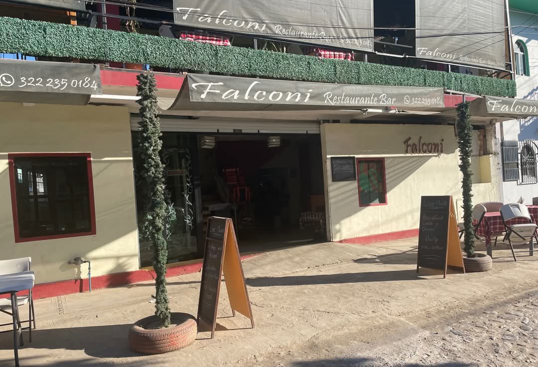Falconi Pizza, Pasta & Bar image 5
