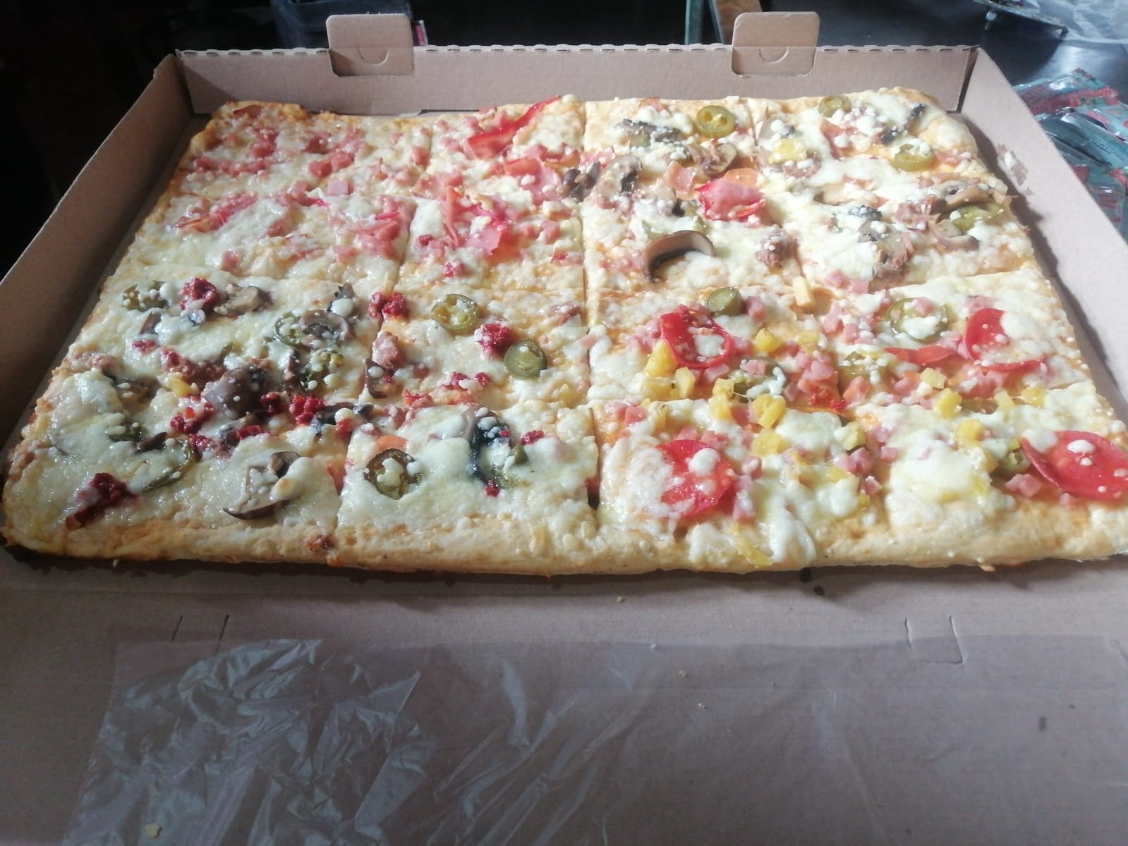 Lalo's Pizzas image 3