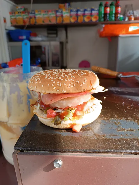 MISS' BURGER image 1