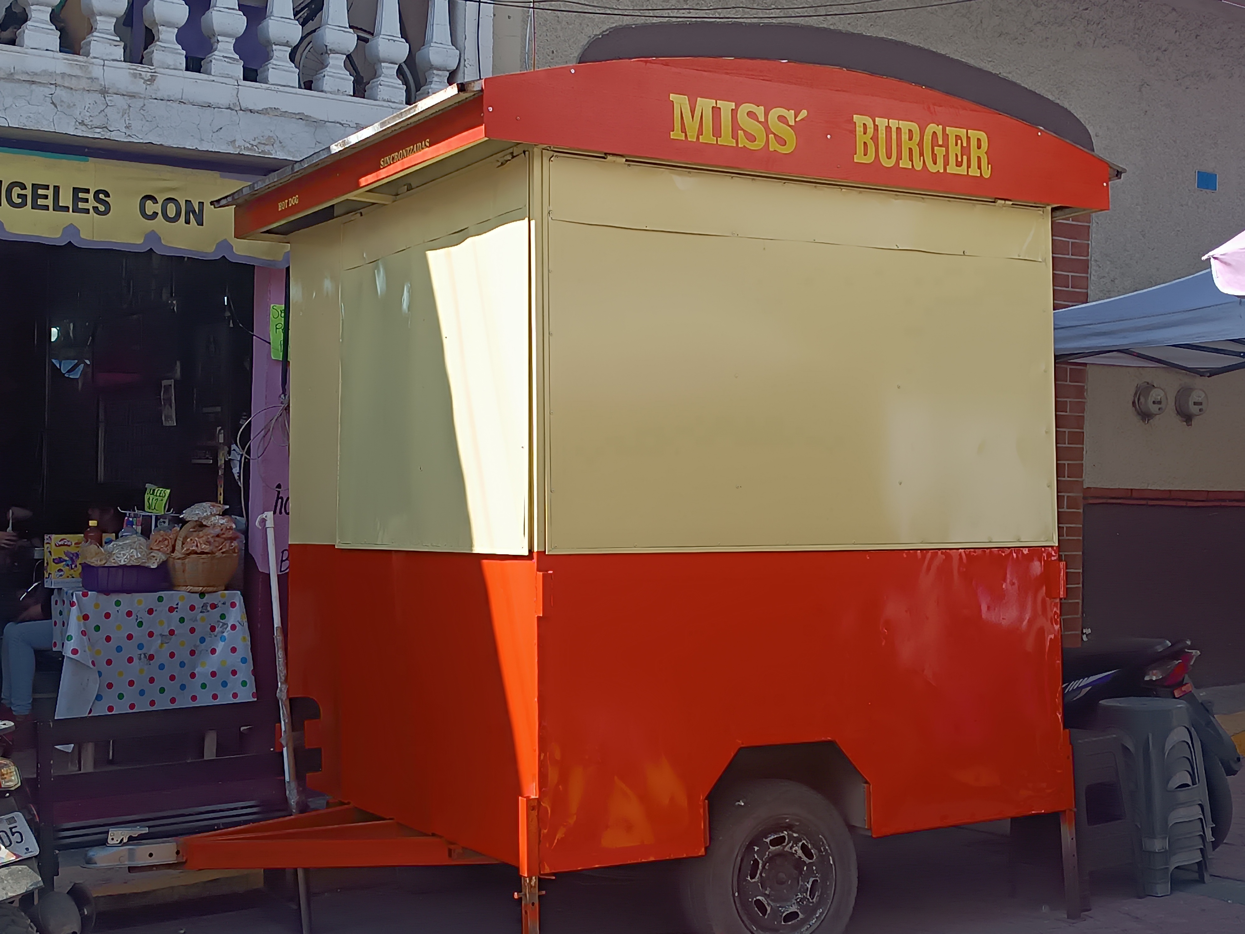 MISS' BURGER image 2