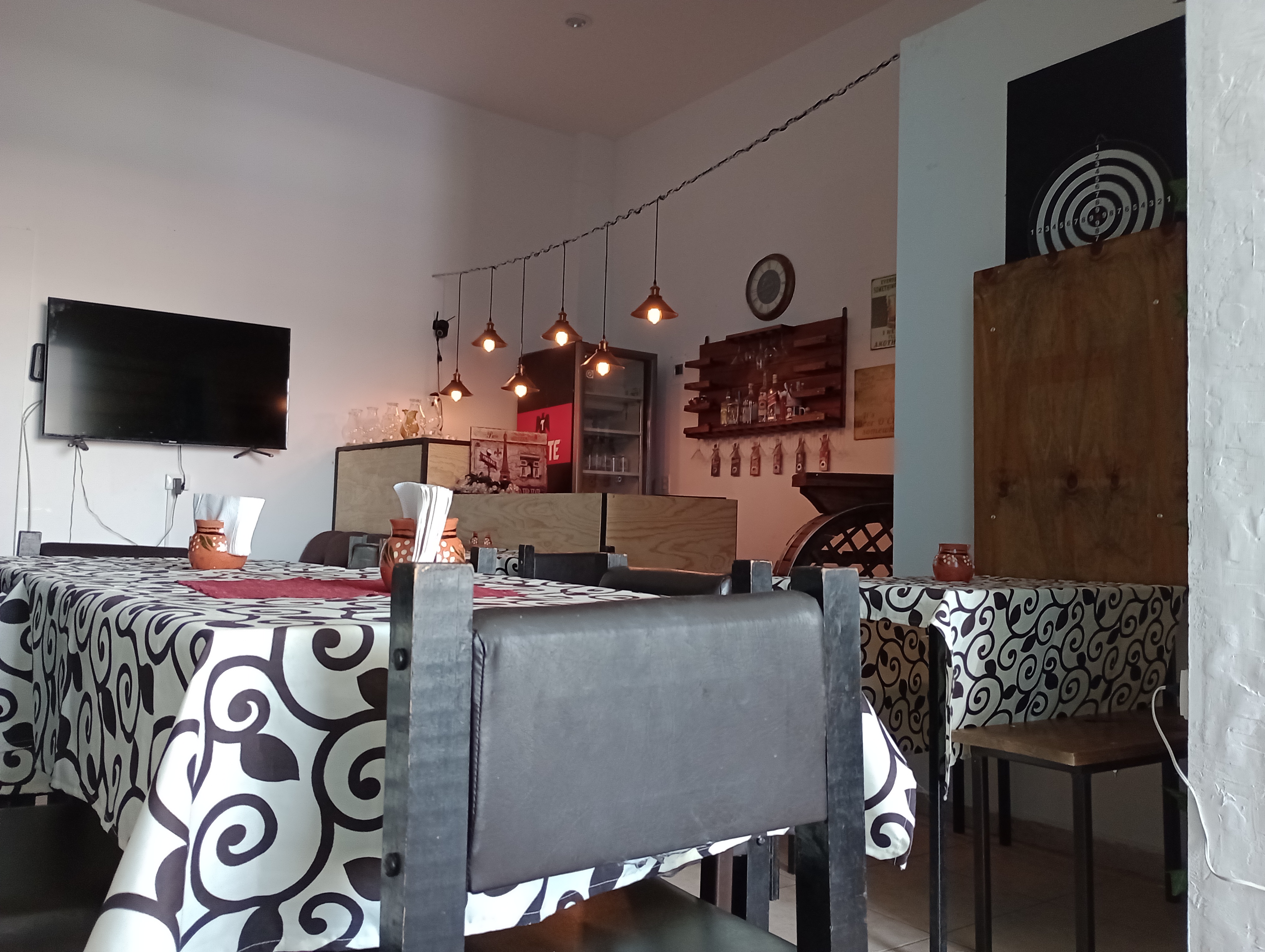 Vikingos wings & burguer image 1