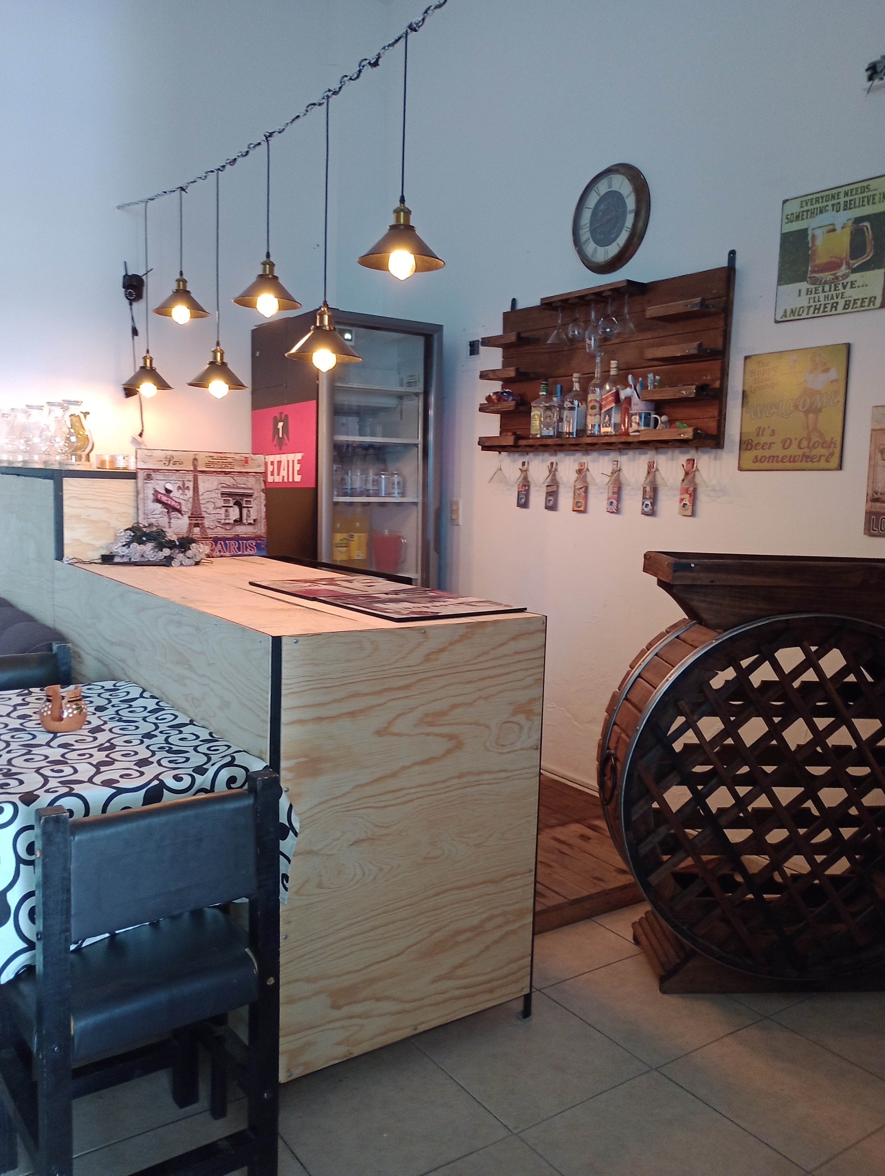 Vikingos wings & burguer image 2