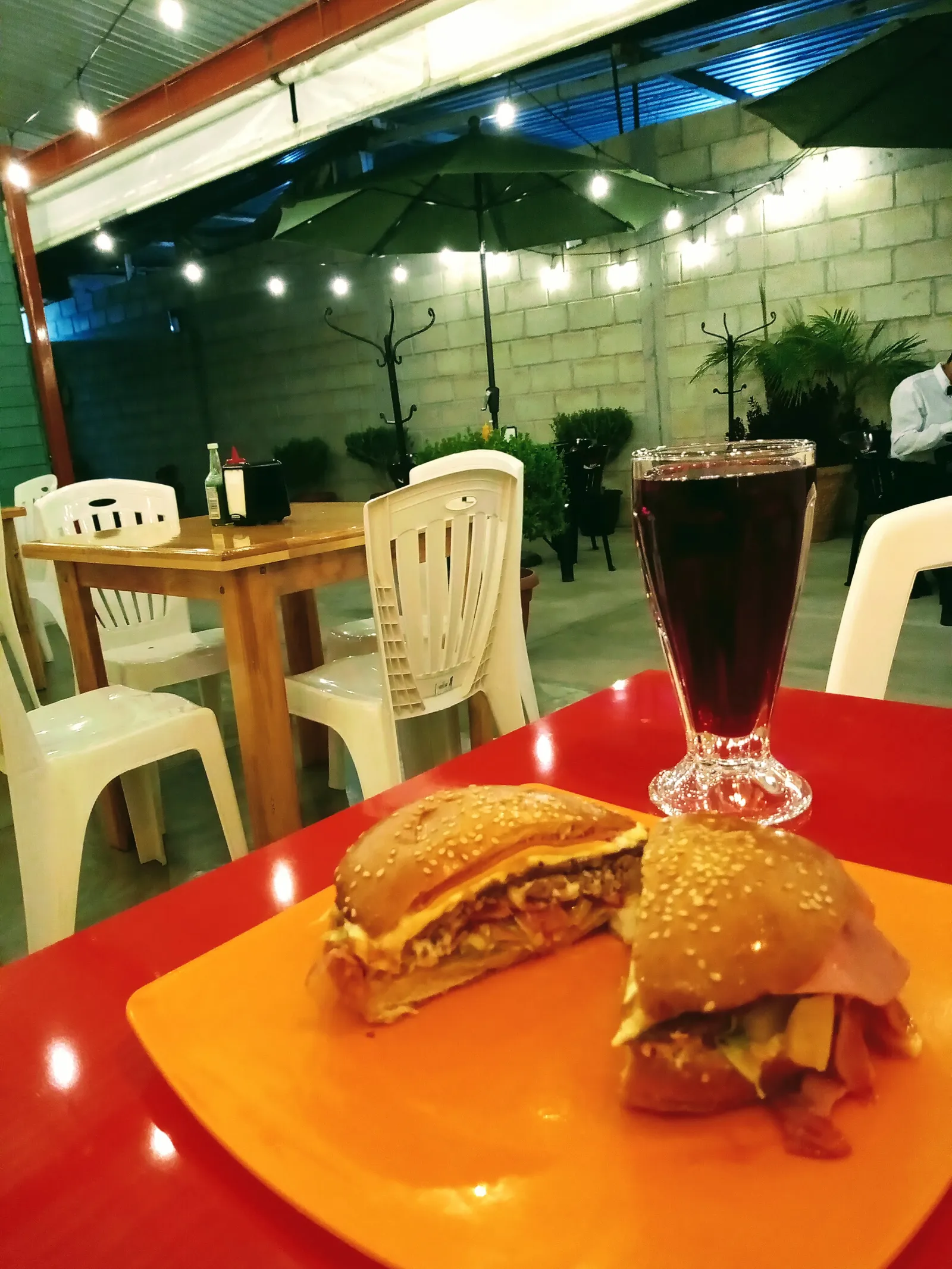 HAPPY HAPPY BURGER image 2