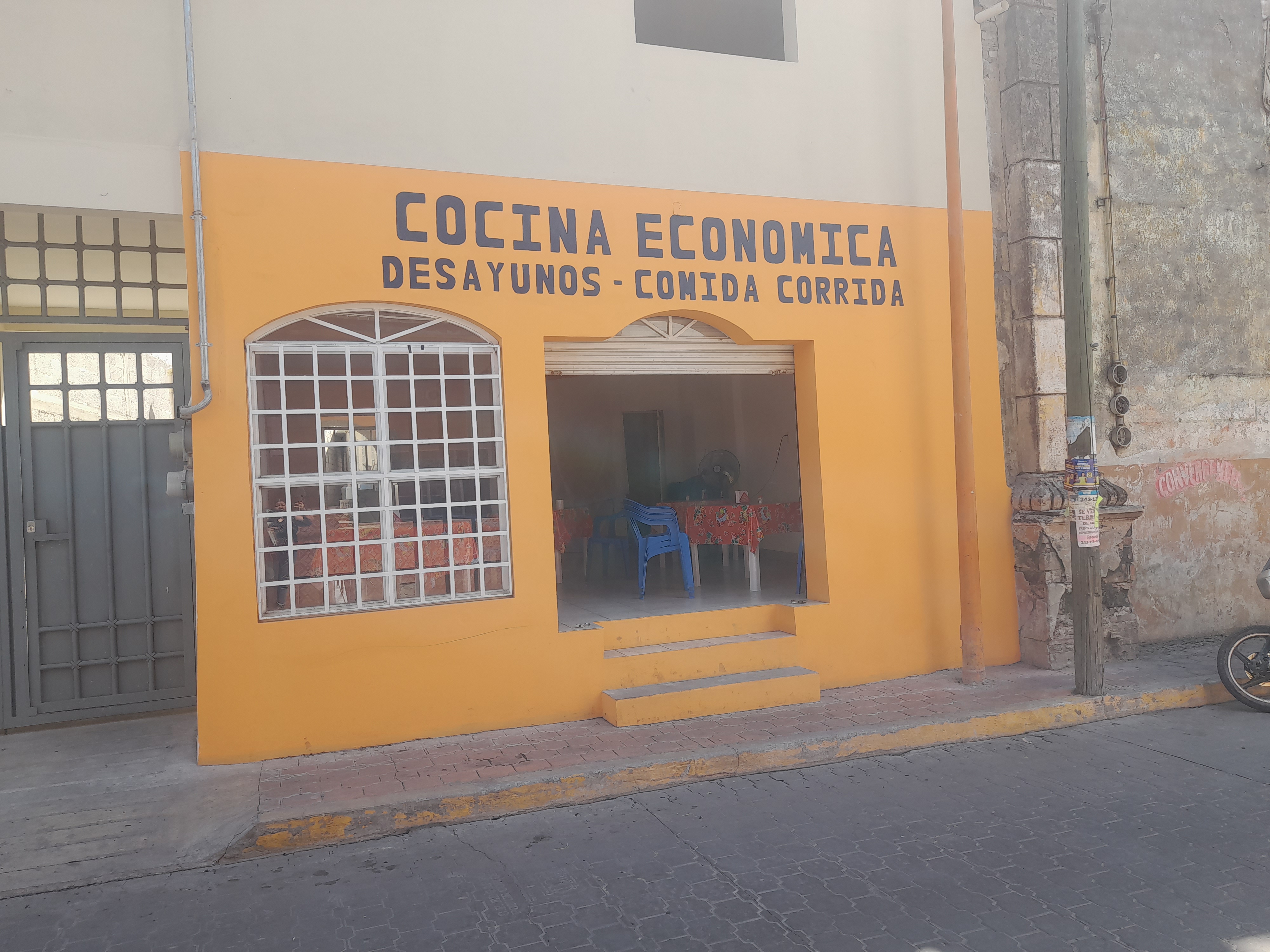 Cocina Económica - Desaynos y comida Corrida *Violeta* image 1