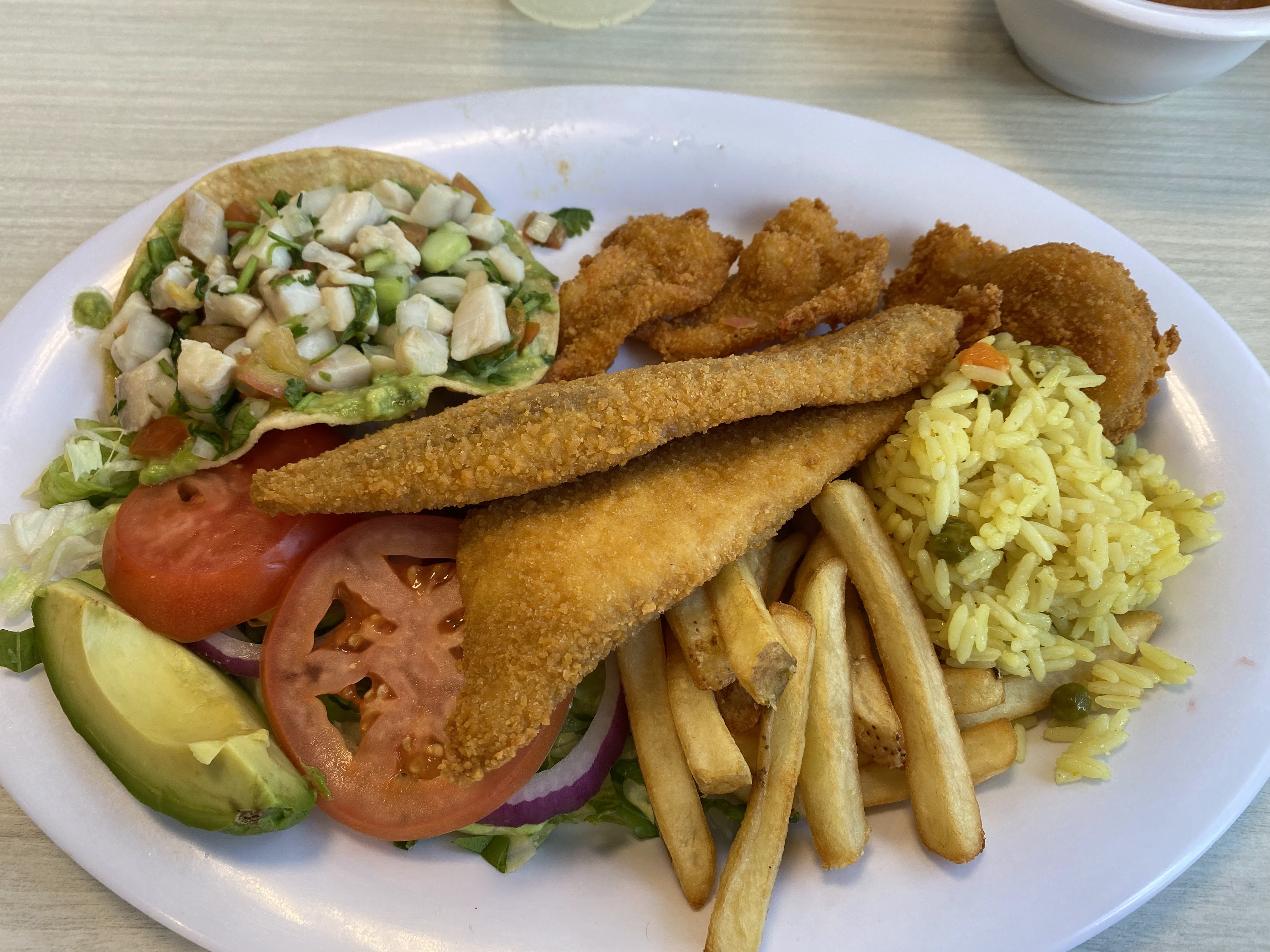 Los Primos Restaurante (Las Hadas) image 2