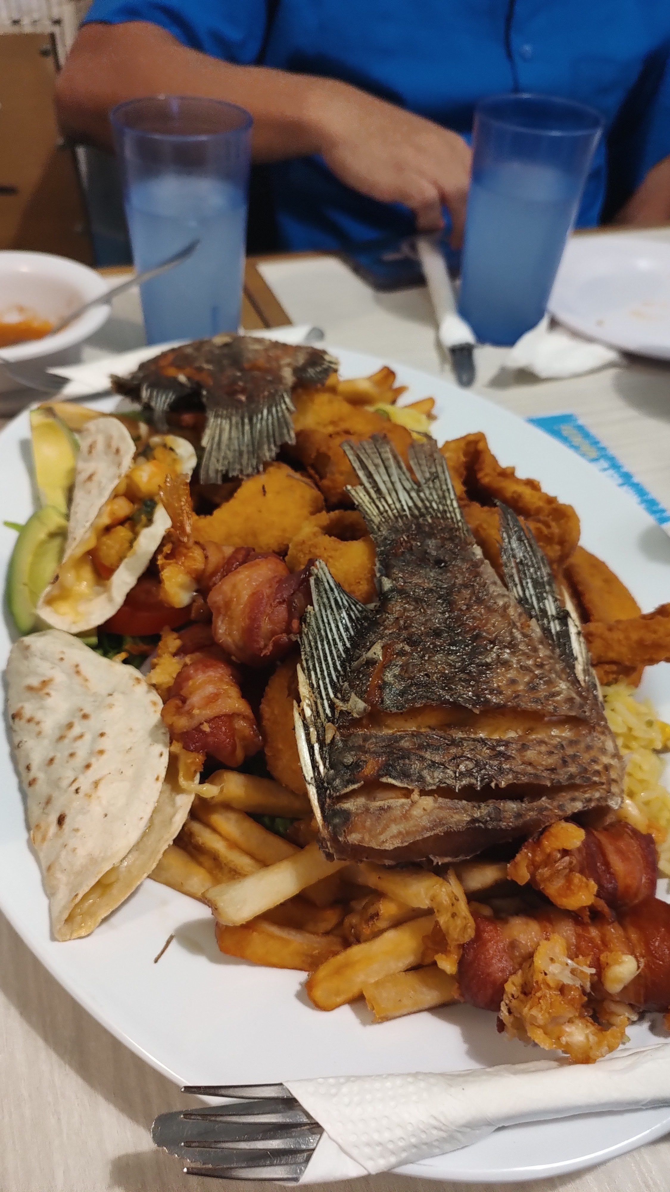 Los Primos Restaurante (Las Hadas) image 8