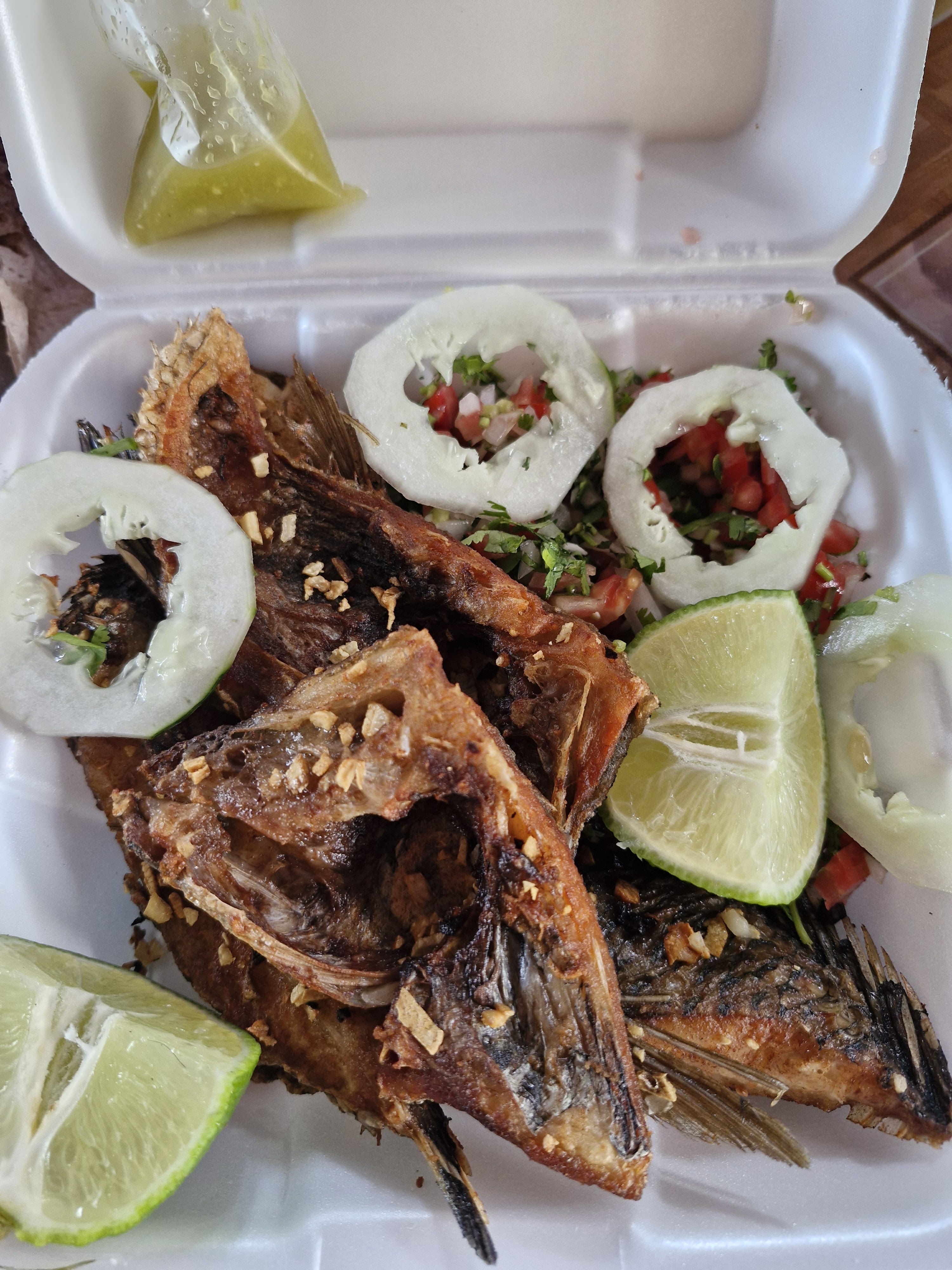 Restaurant de mariscos (La casa de lolita) image 1