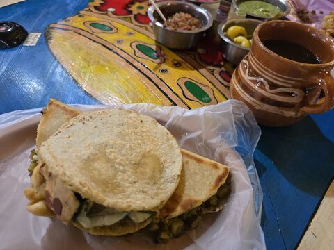 Las gordibuenas Jesús María image 3