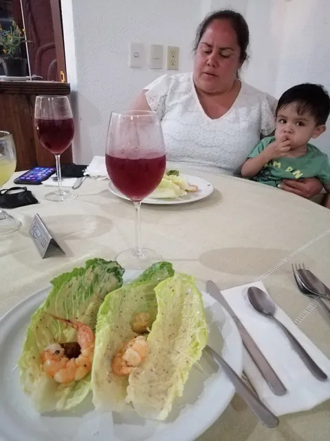 Leonel`s Restaurant image 4