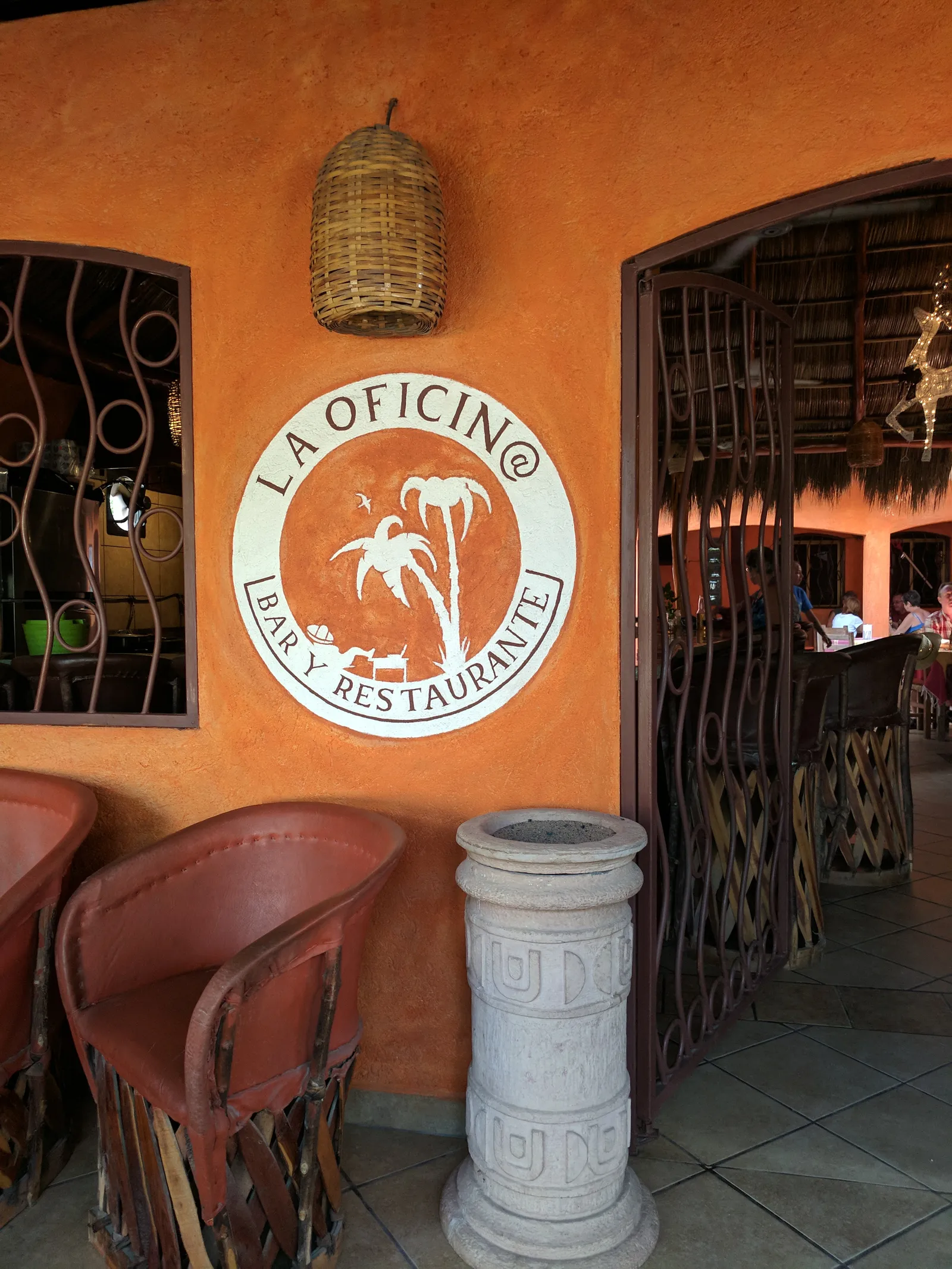 La Oficina Bar & Restaurant image 2