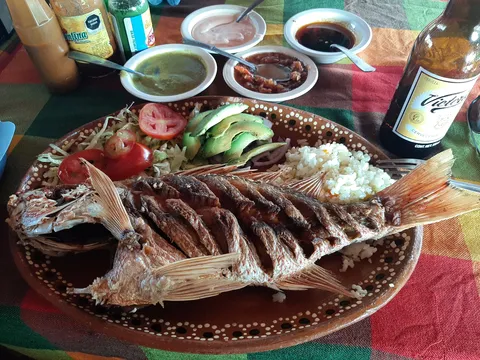Hermanos Rubi (Mariscos Y Carnes) image 4