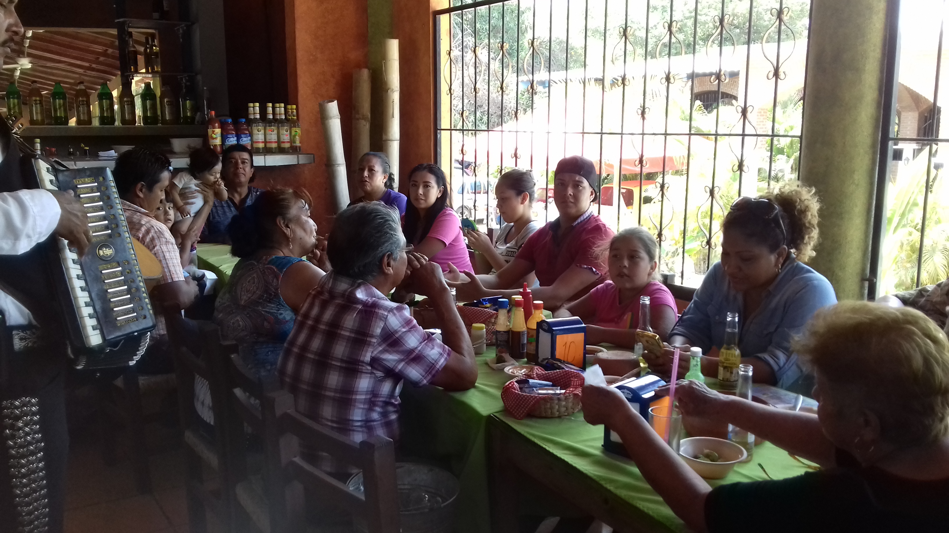 Hermanos Rubi (Mariscos Y Carnes) image 7