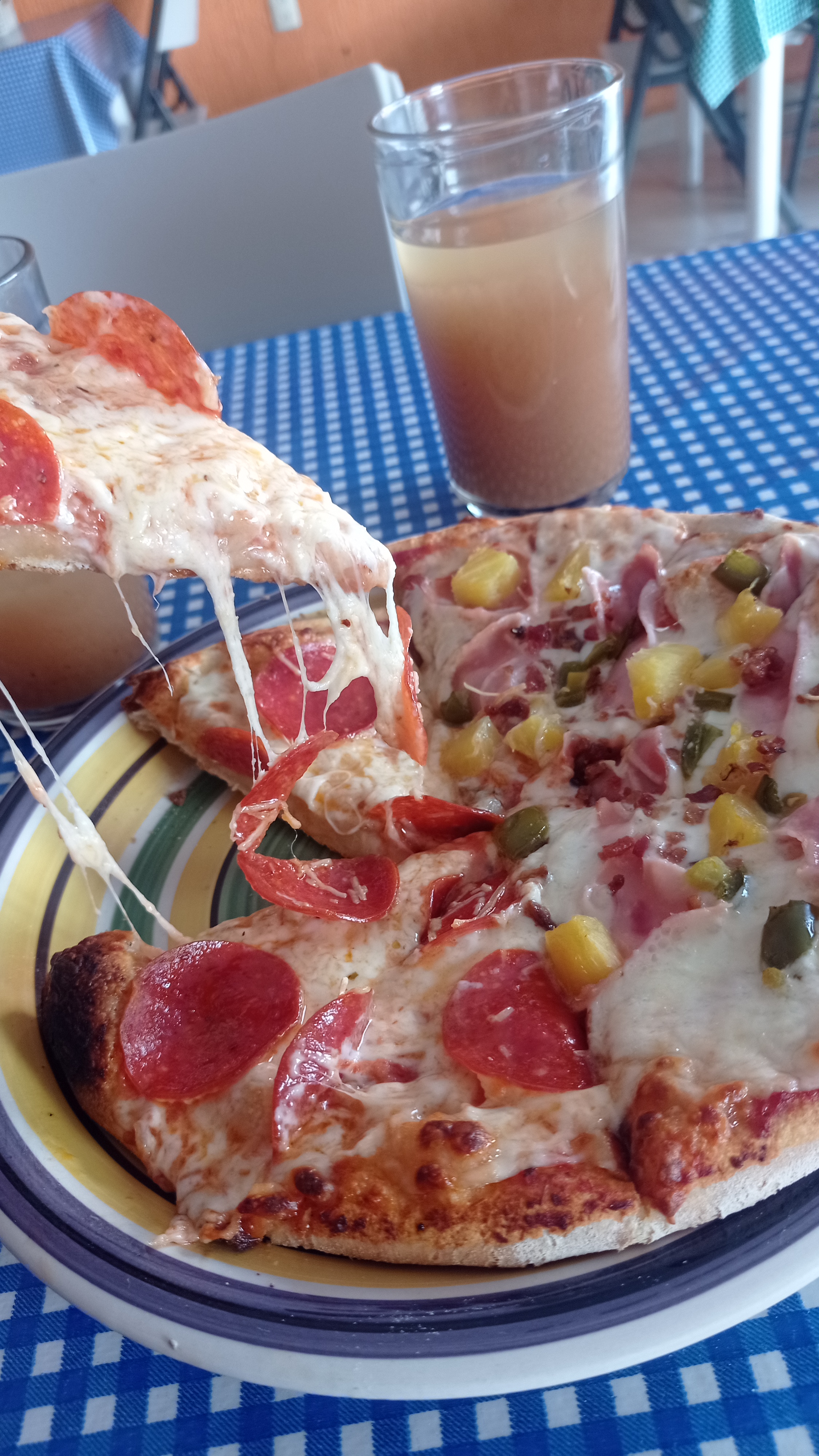 Las Orquídeas image 2