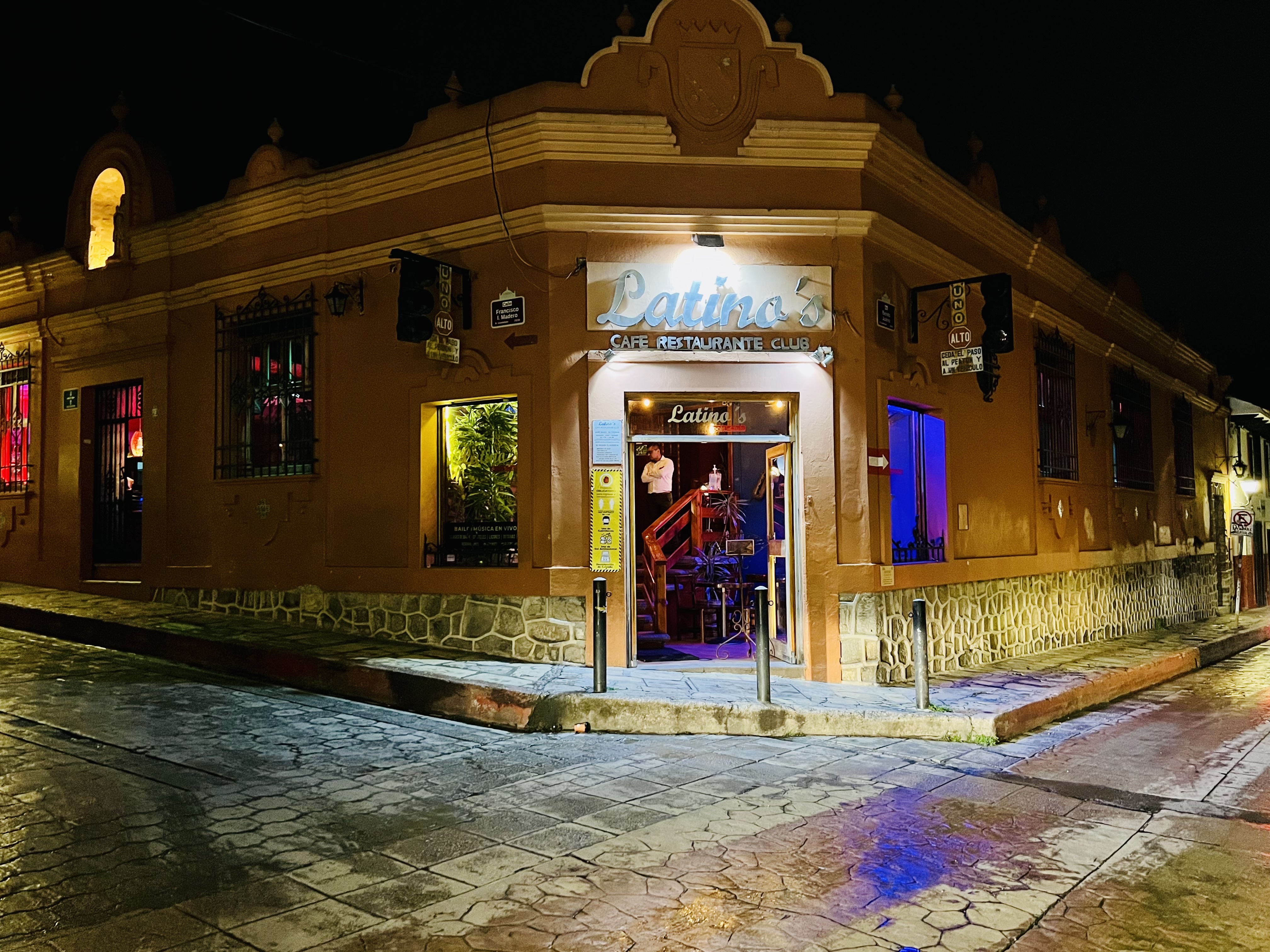 Latinos Café Restaurante Club image 4