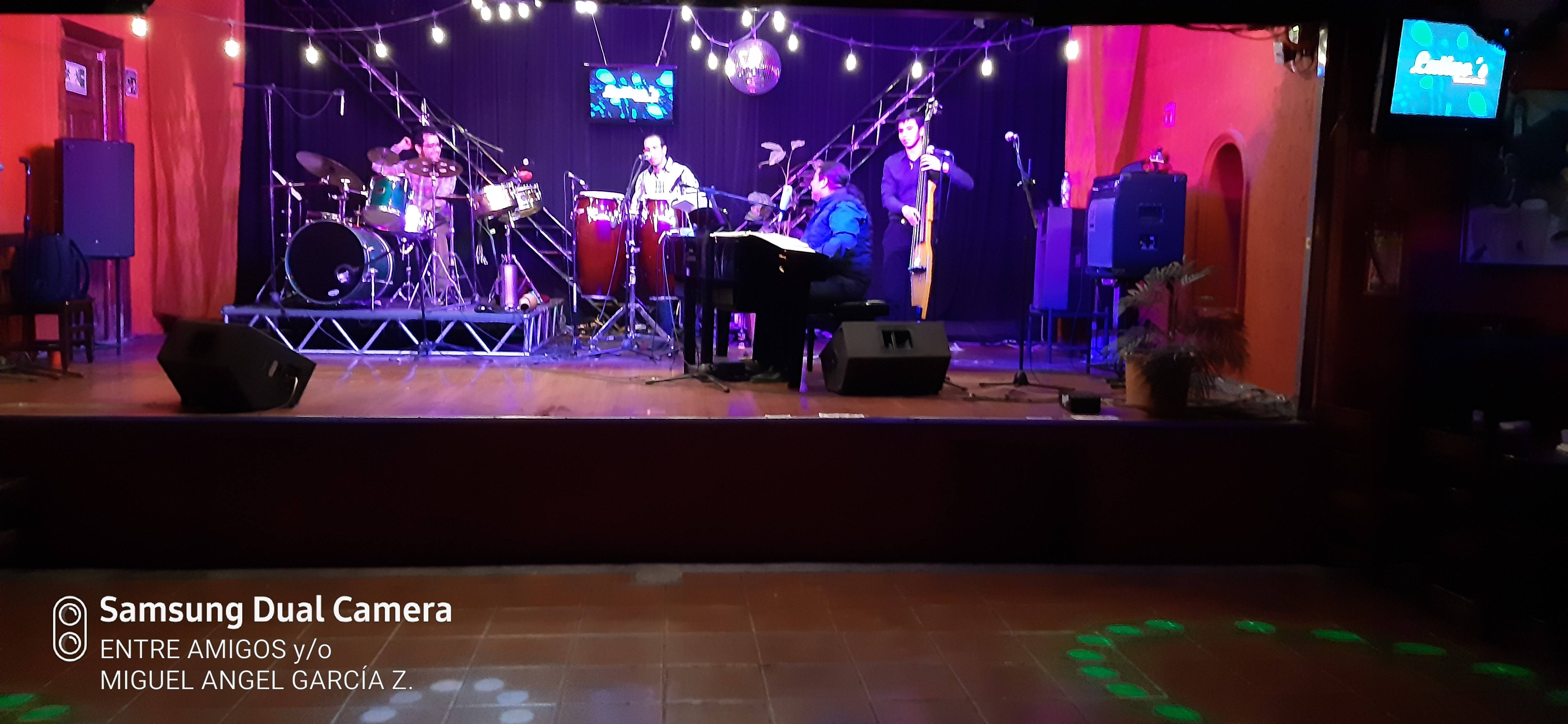 Latinos Café Restaurante Club image 6