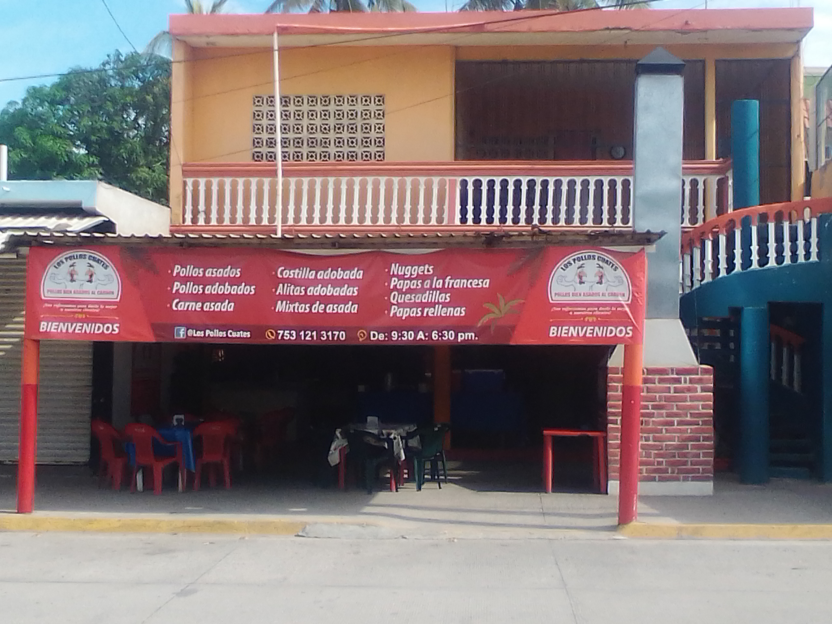 Los Pollos Cuates Playa Azul image 2