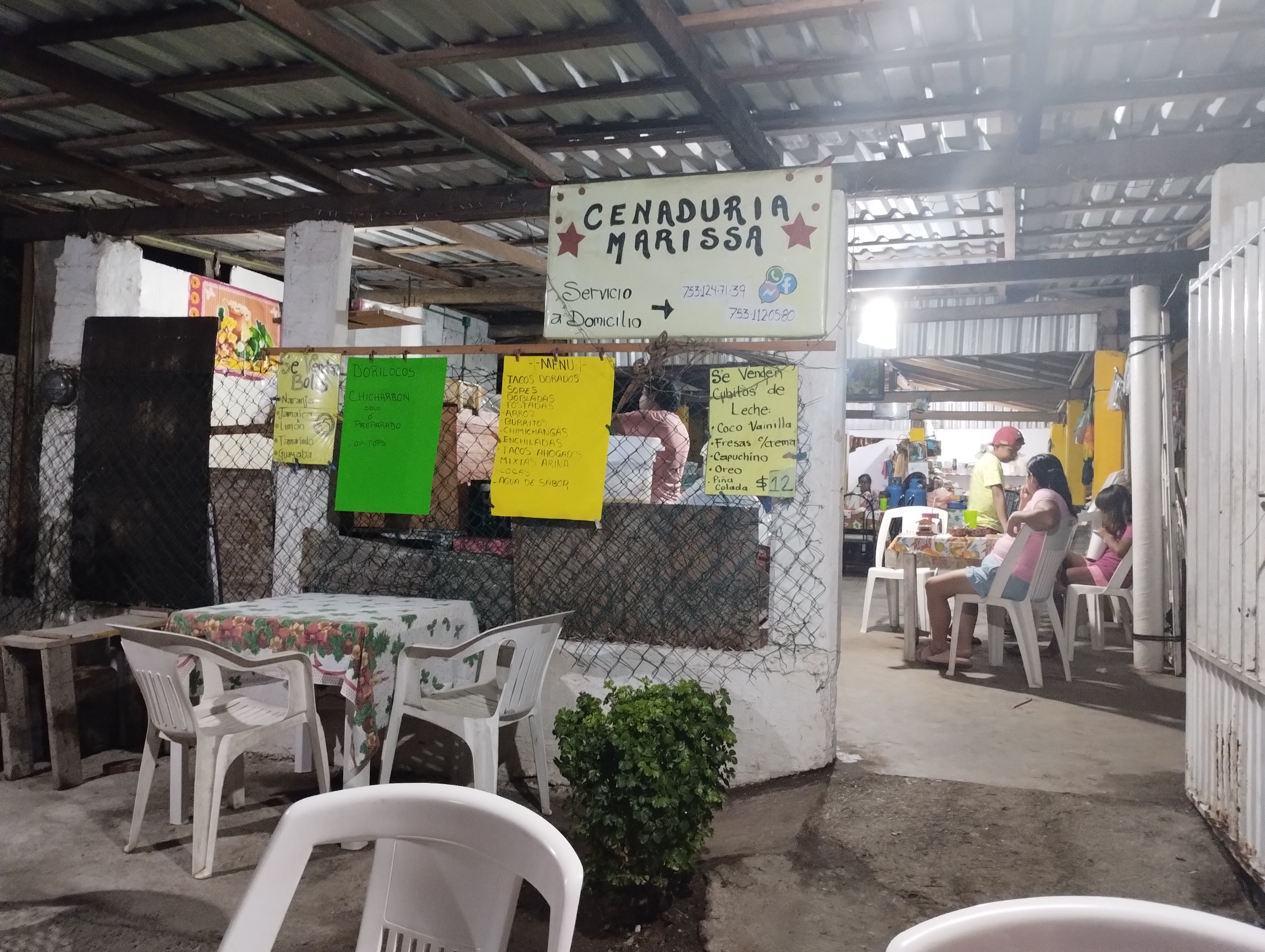 Cenaduria Marissa image 4