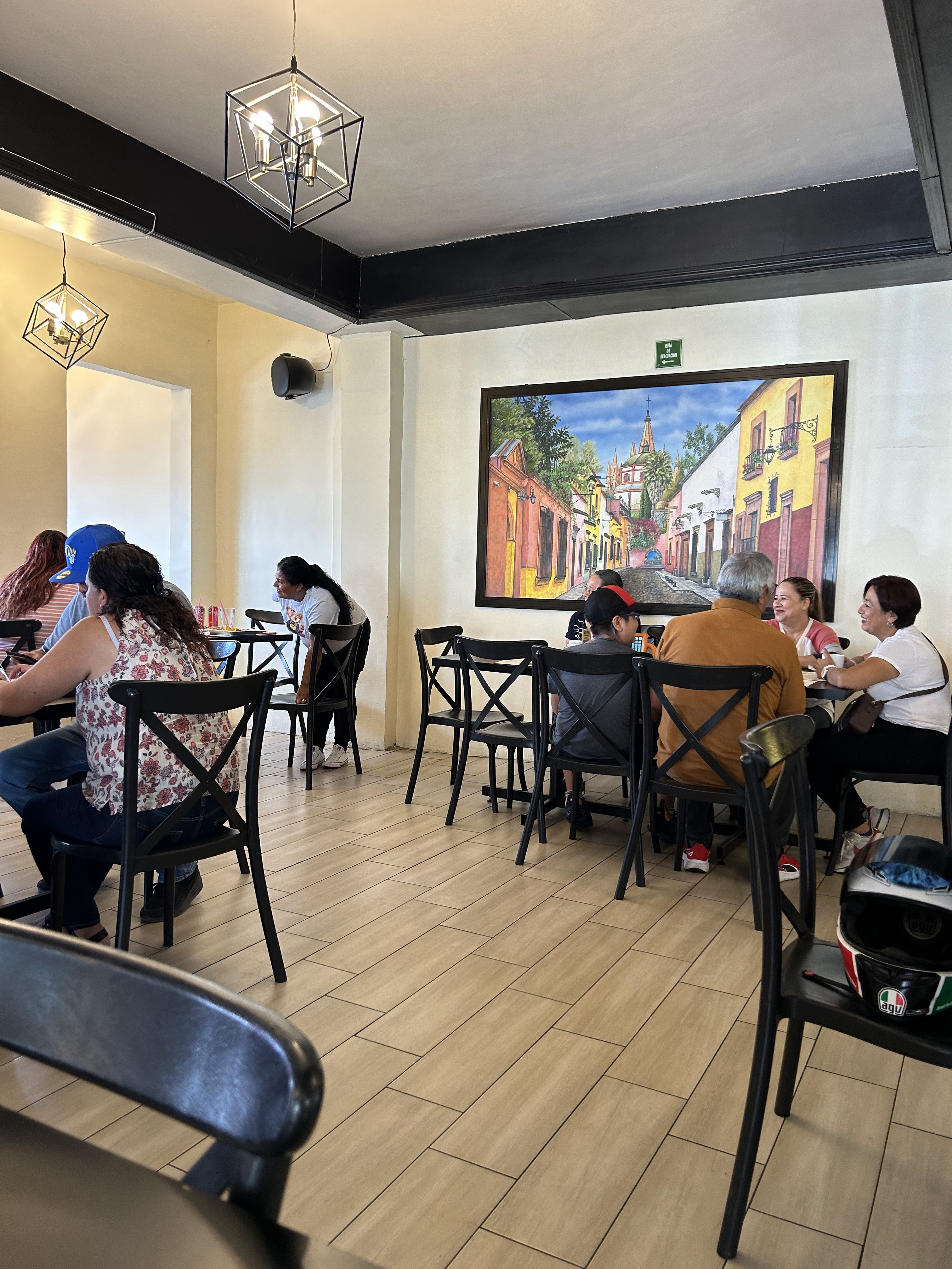 Once Once Restaurante image 1