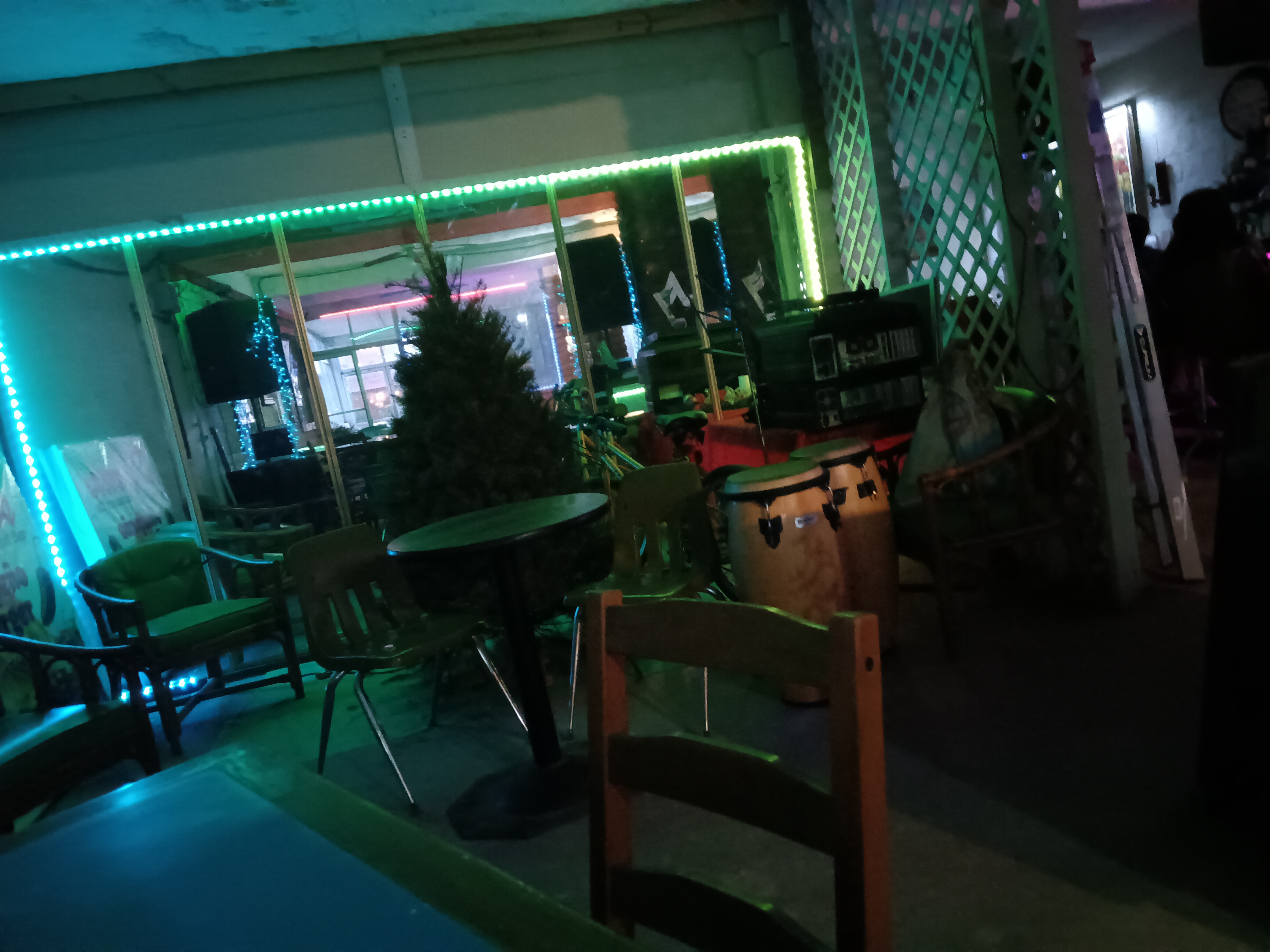 D'Carlos Restaurant image 5