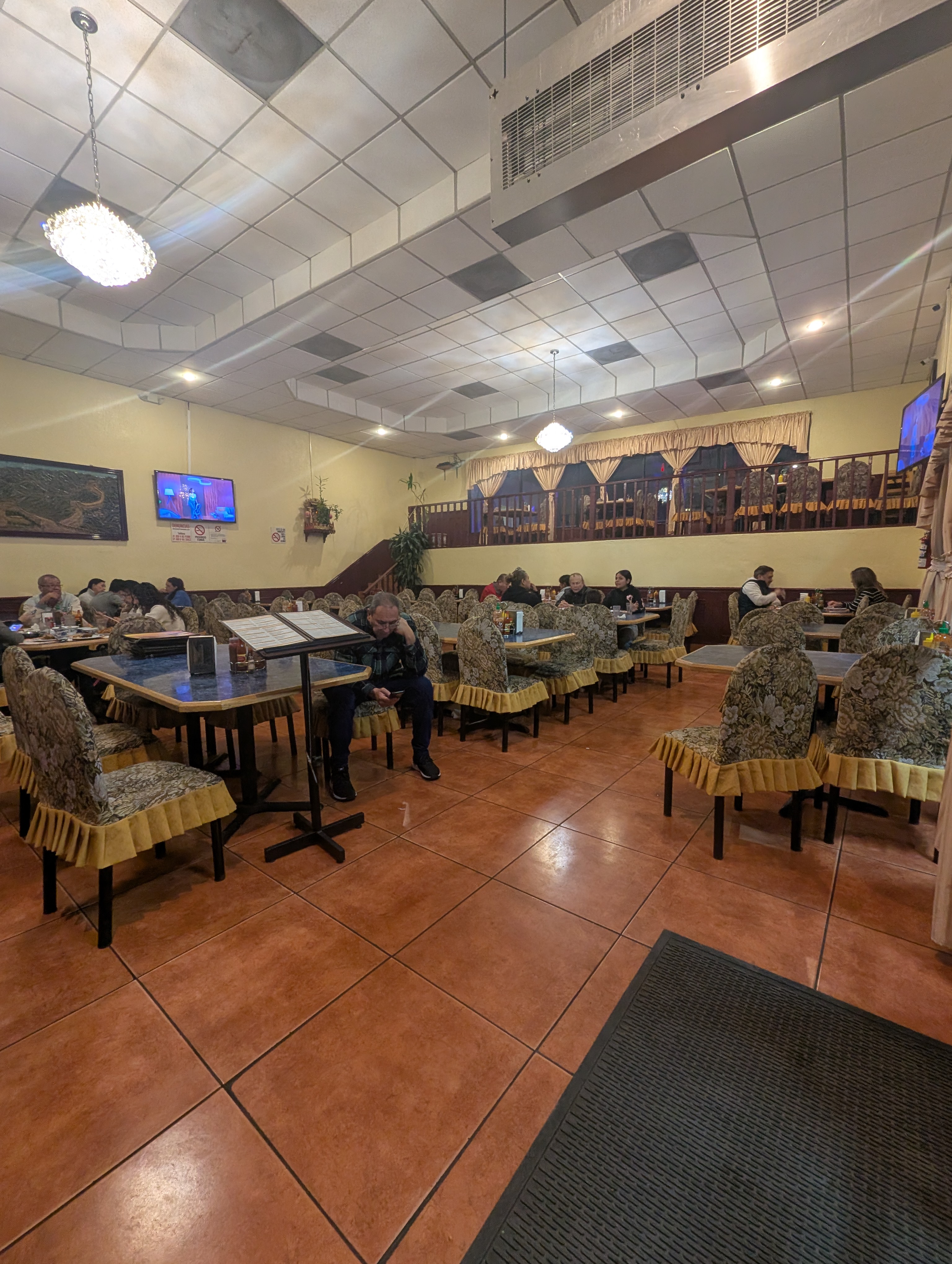 Restaurant YEE image 5