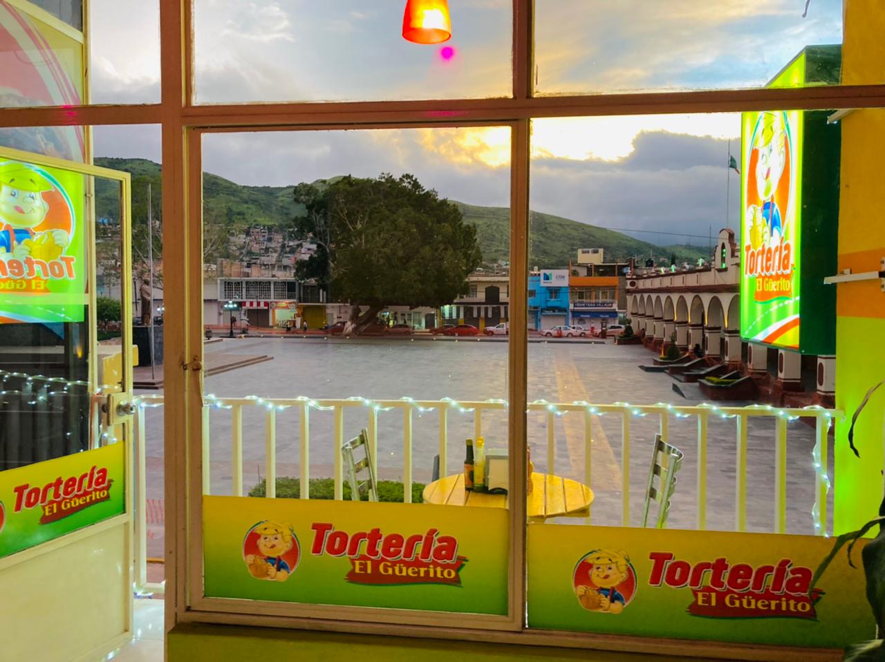 Torteria "EL GÜERITO" image 9