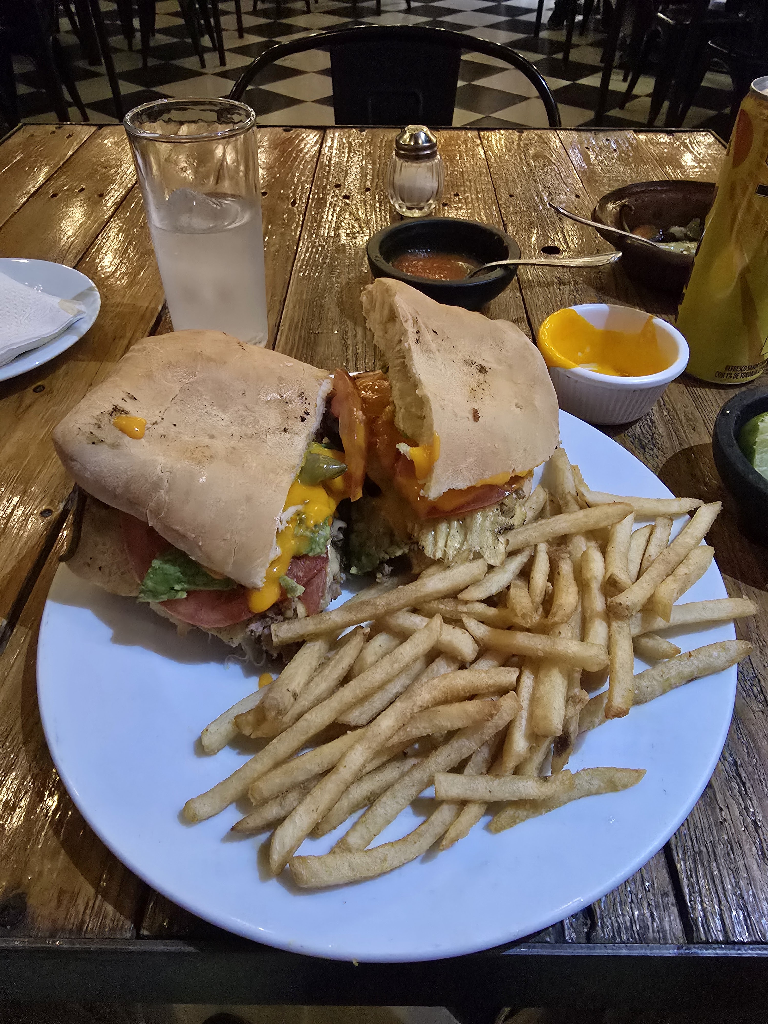 Simona Kitchen & Drinks image 3