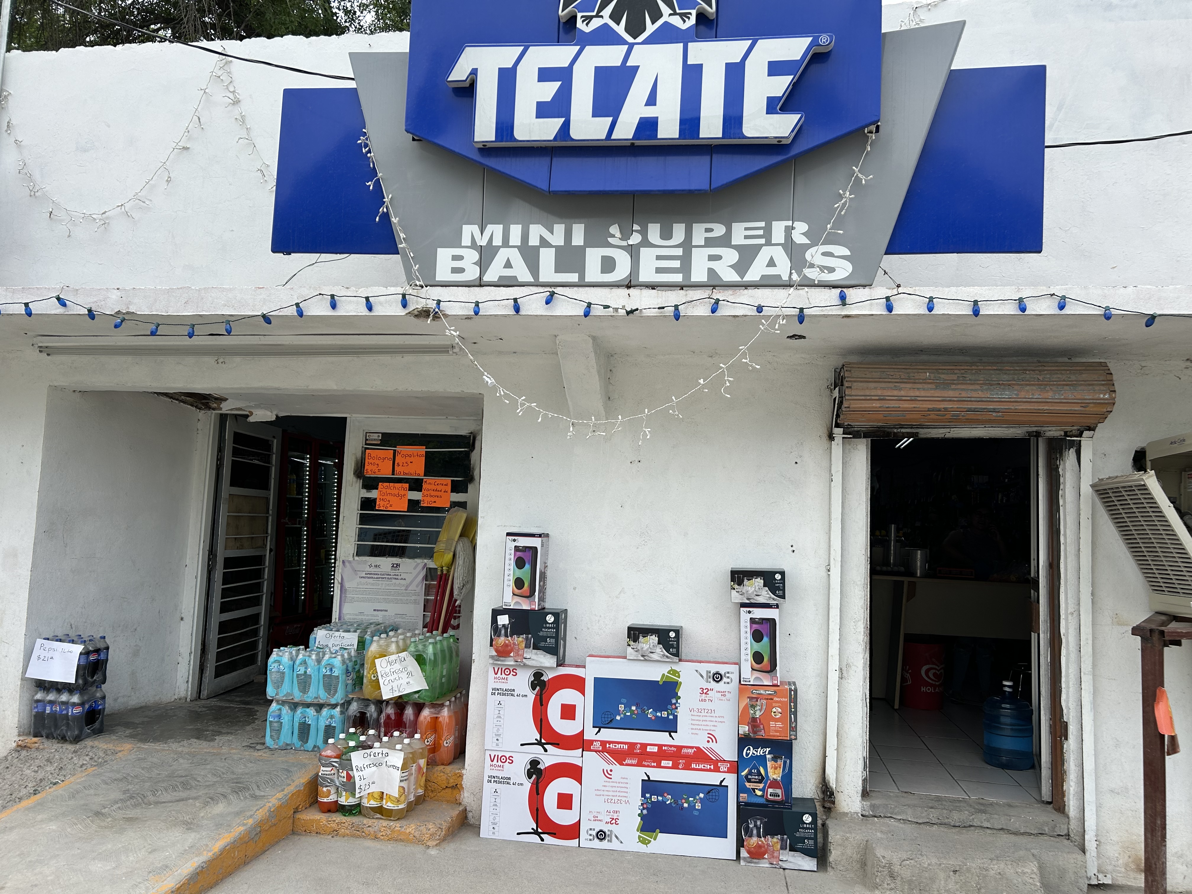 Pollos asados y clamatos treviño image 2