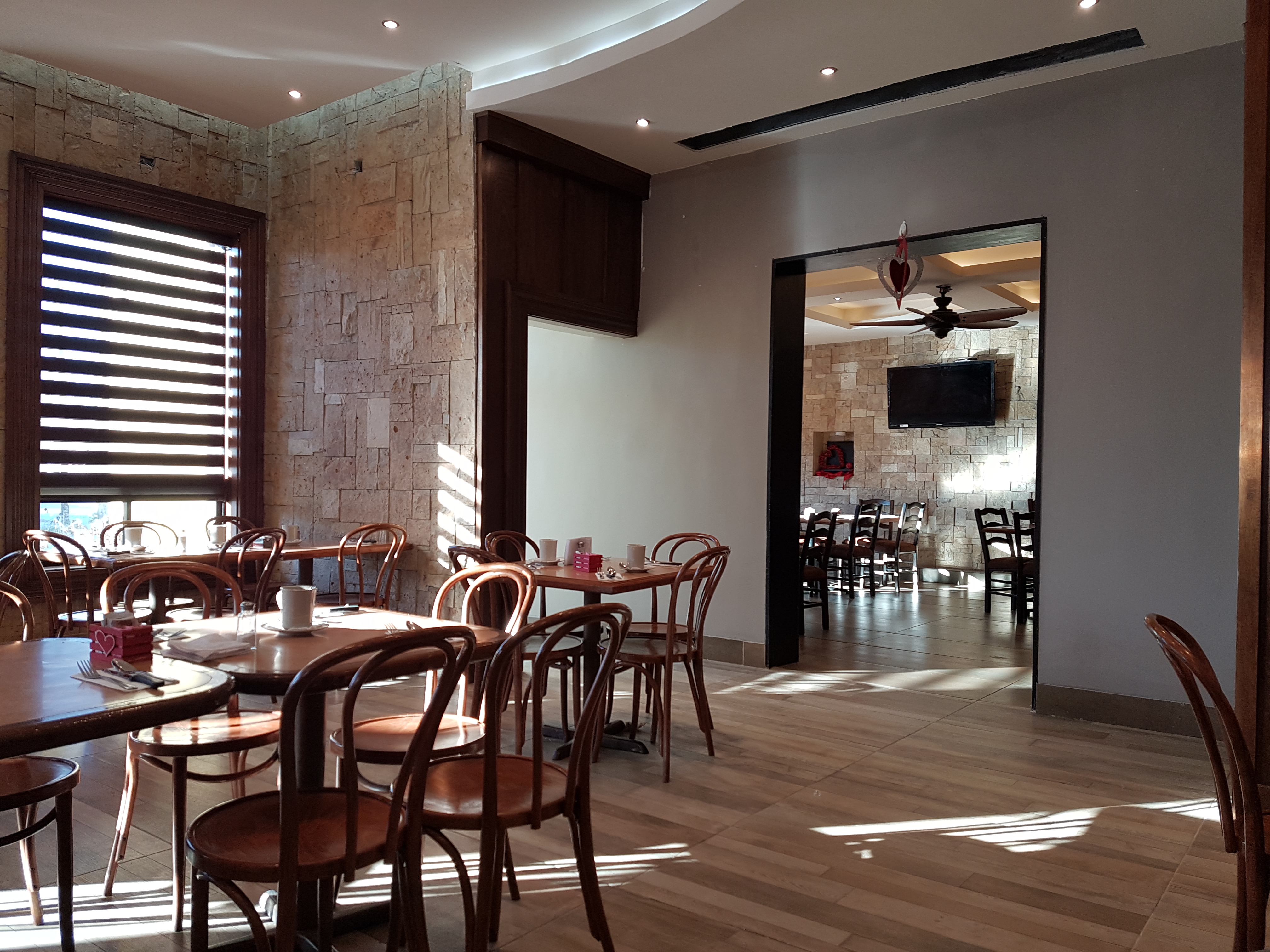 Los Tacos Grill image 1