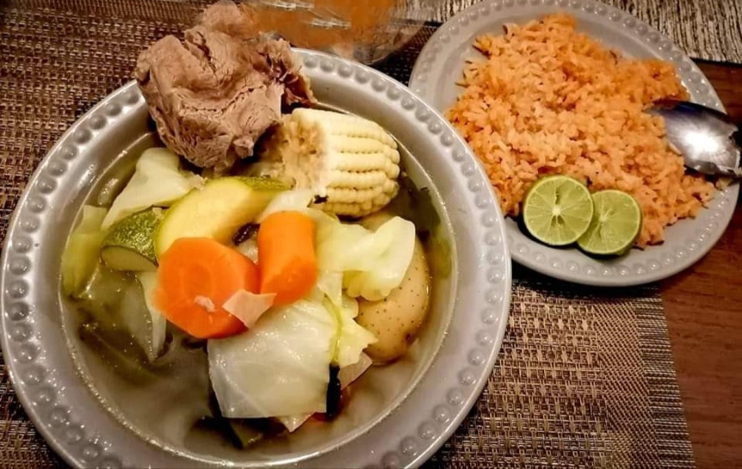 Laguna Restaurant image 2