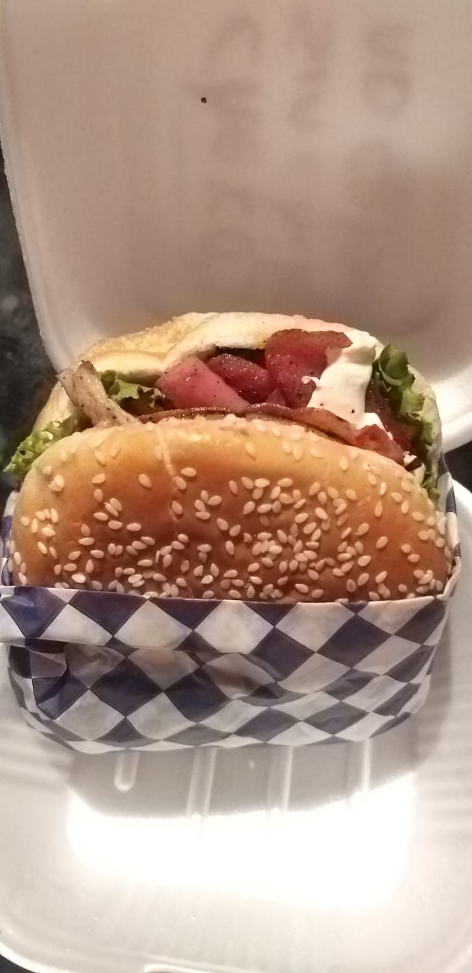 Cheko's Burguer image 1