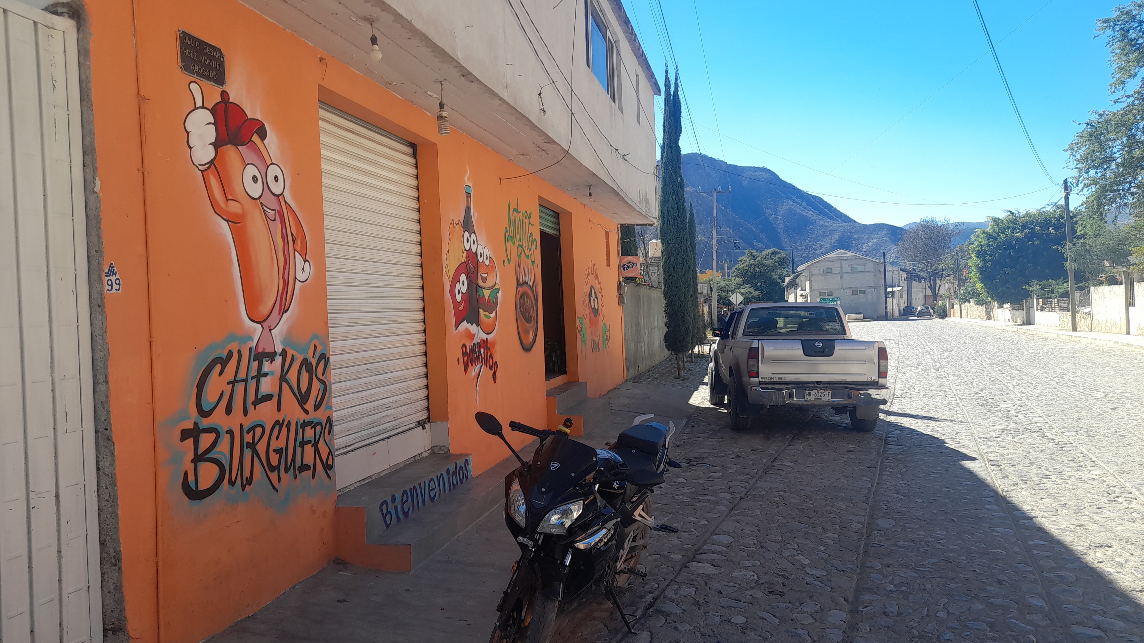 Cheko's Burguer image 3