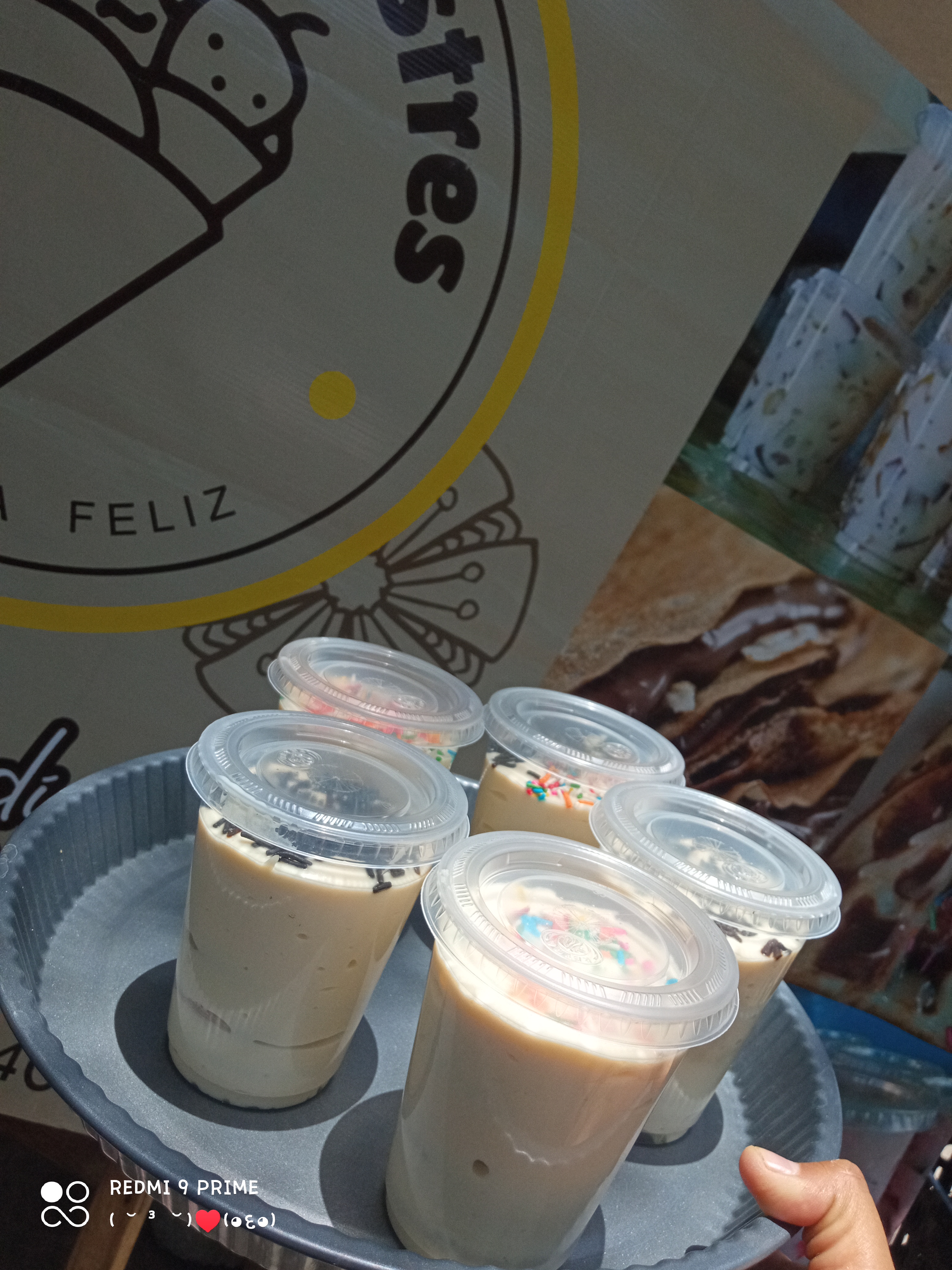 Crepas y Postres la Abejita Feliz image 4