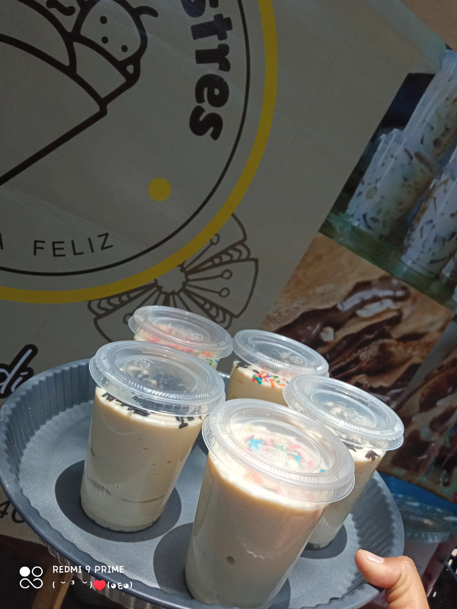 Crepas y Postres la Abejita Feliz image 4